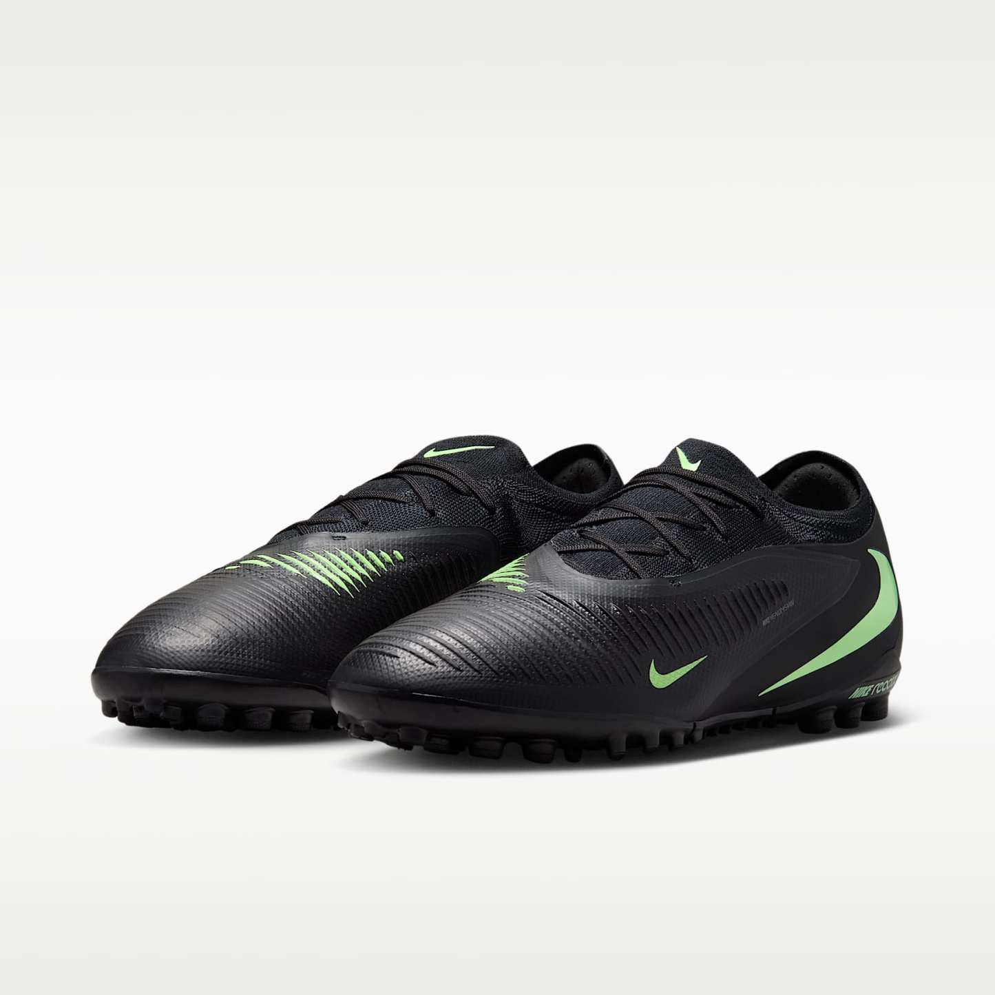 Nike Phantom 6 Low Pro Fußballschuh für Turf – Schwarz/Schwarz/Illusion Green