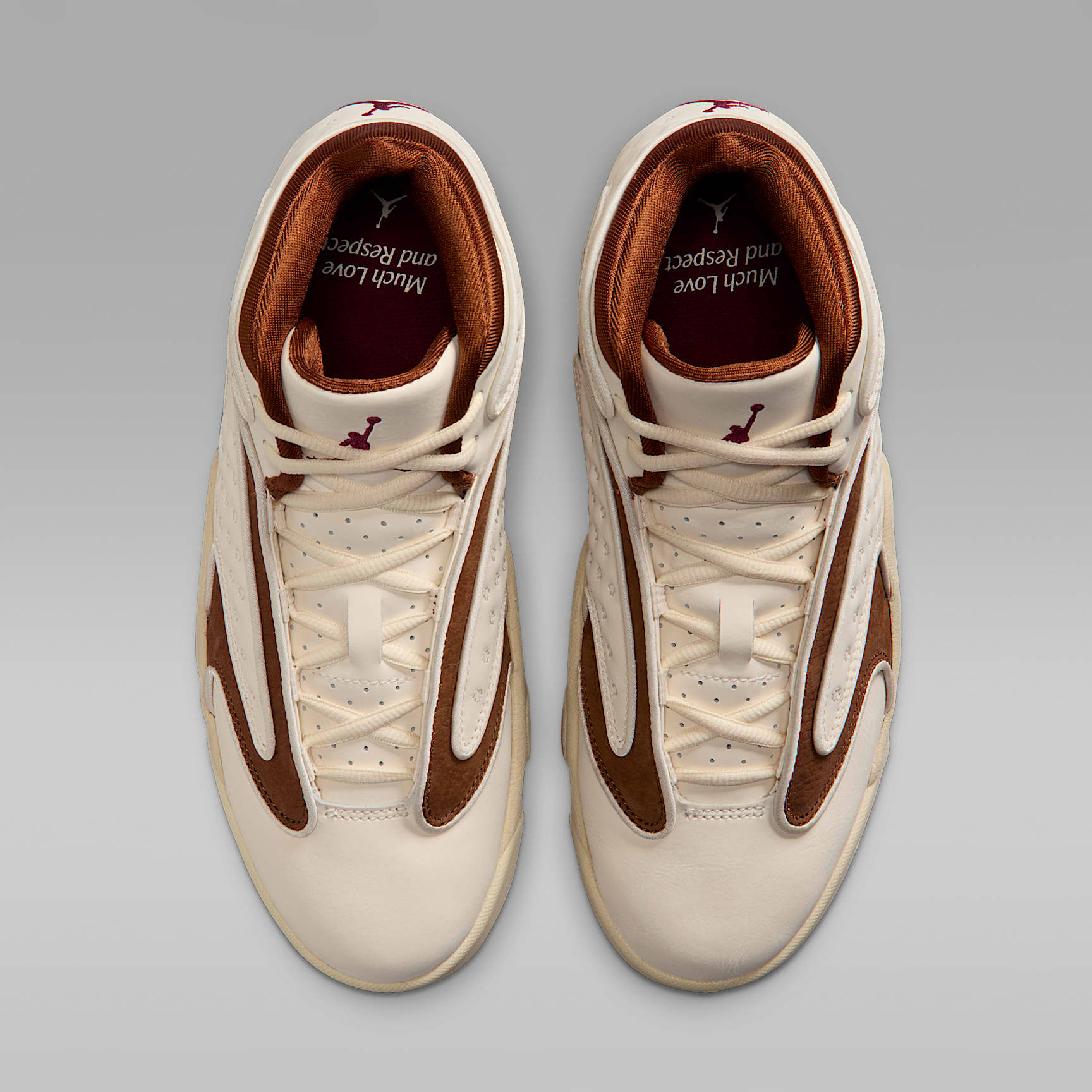 Air Jordan OG Damenschuh – Pale Ivory/Light British Tan/Muslin/Track Red