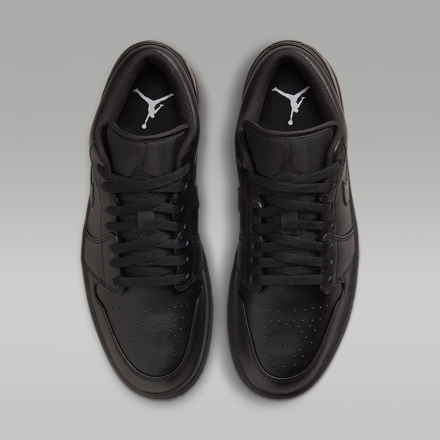 Air Jordan 1 Low Herrenschuh – Schwarz/Schwarz/Schwarz
