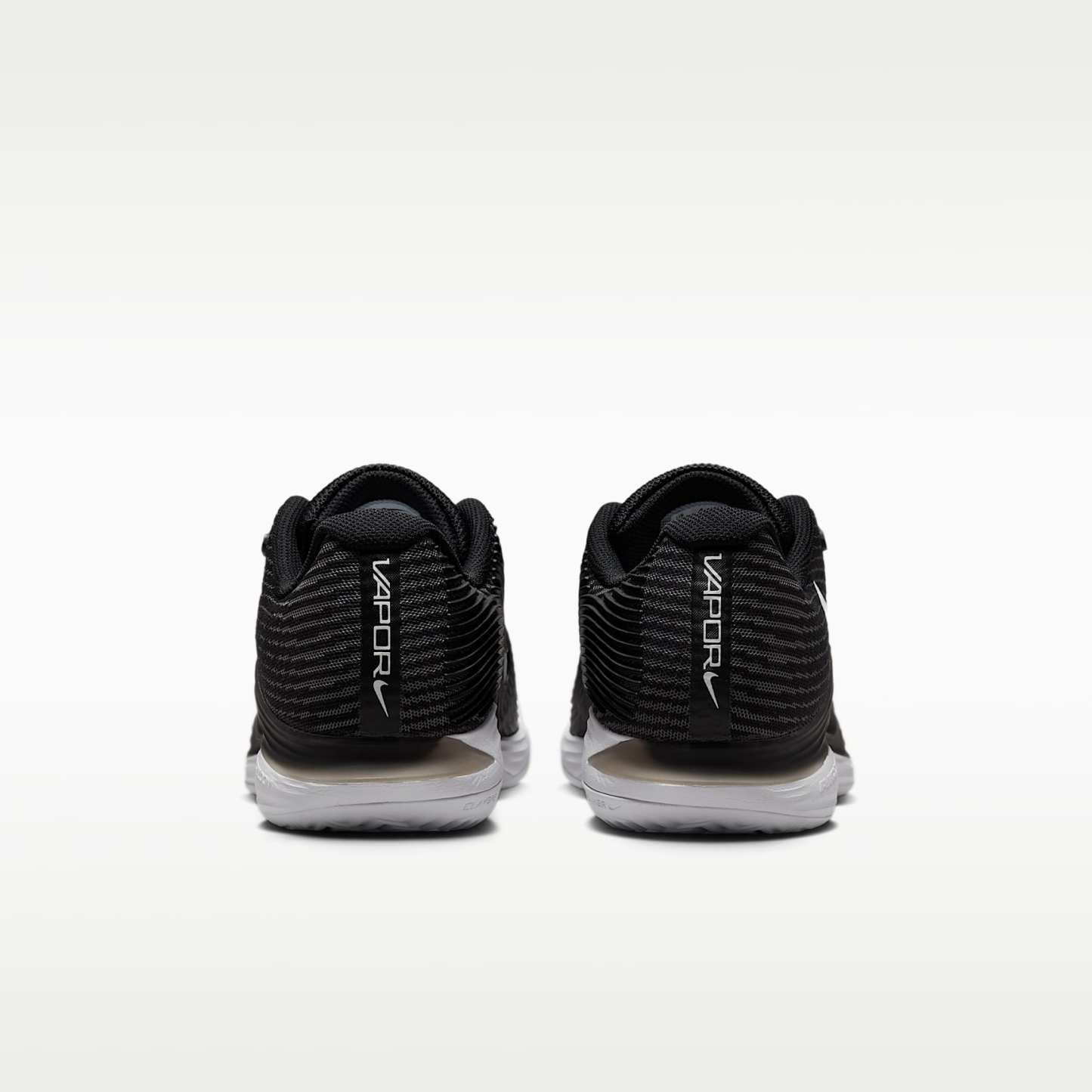 Nike Vapor 12 Tennisschuh für Clay Courts (Damen) – Schwarz/Dark Smoke Grey/Weiß