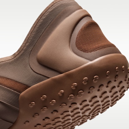 NikeSKIMS Rift Mesh Schuh (Damen) – Archaeo Brown/Infinite Sable/Desert Dust/Archaeo Brown
