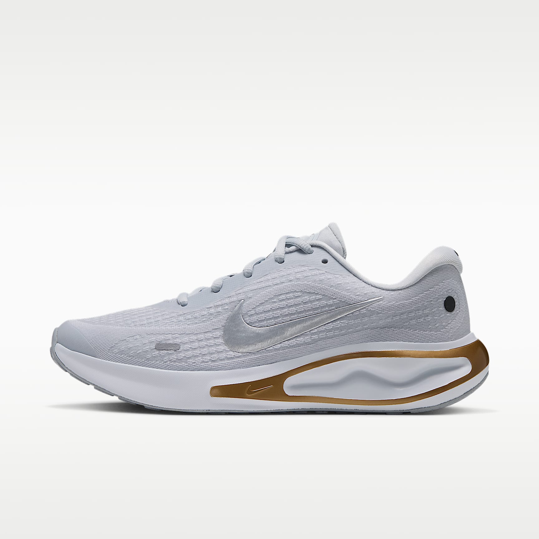 Nike Journey Run Straßenlaufschuh für Damen – Pure Platinum/Metallic Gold/Off White/Metallic Silver