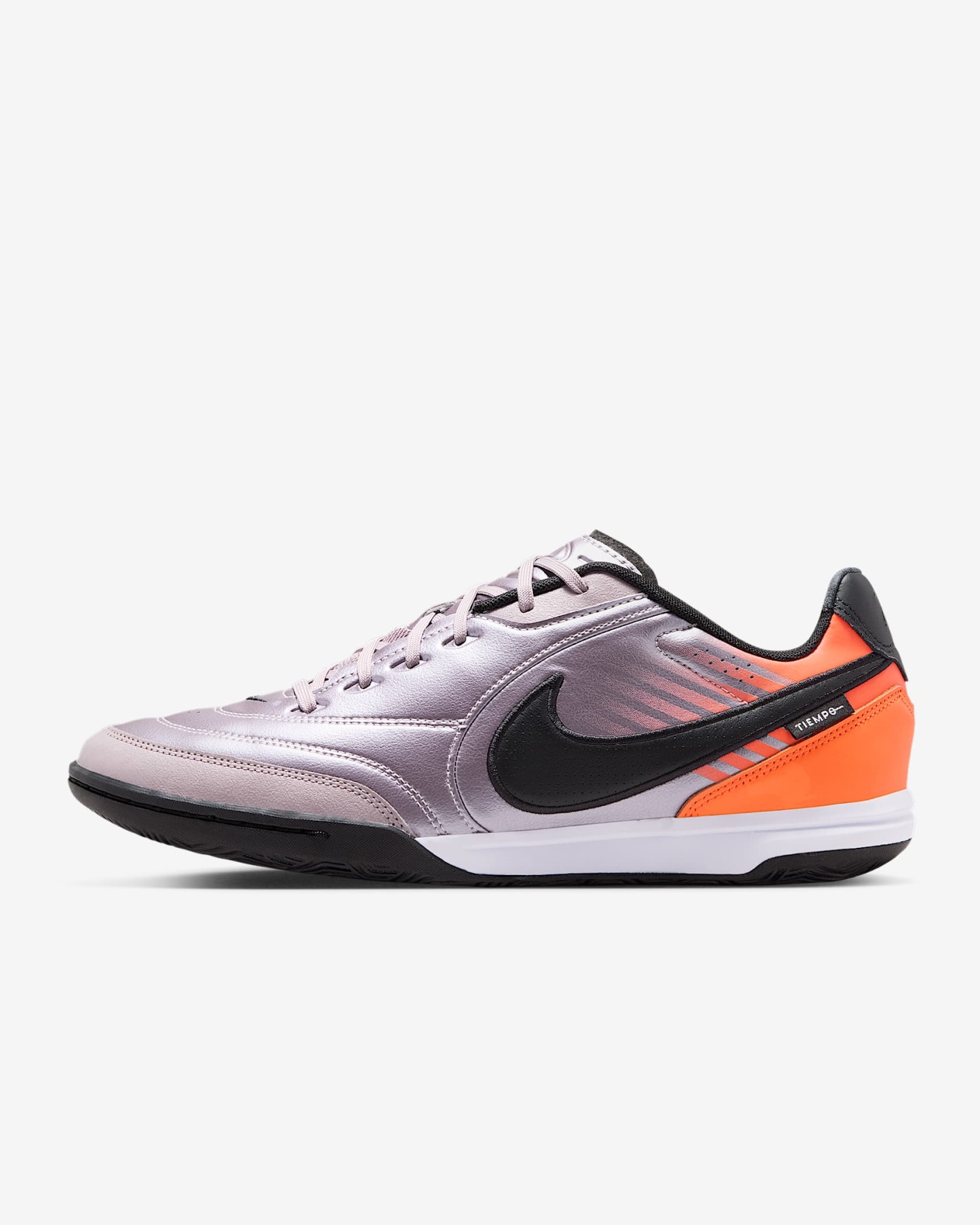 Nike Tiempo Streetgato PRM Heritage Low-Top-Fußballschuh für Hallen- und Hartplätze – Bleached Lilac/Total Orange/Schwarz