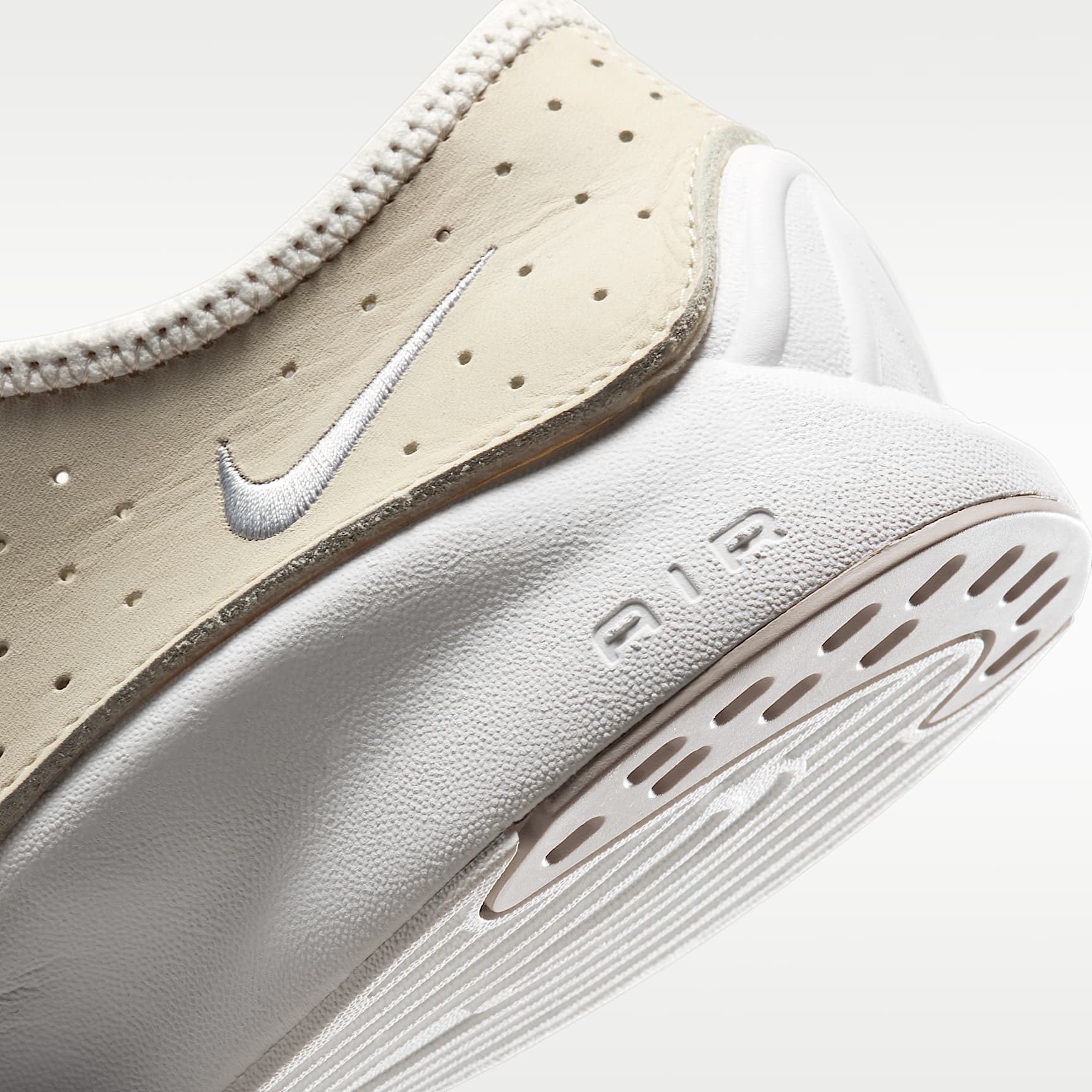 Nike Air Superfly Schuh (Damen) – Coconut Milk/Sail/Classic Stone/Metallic Silver