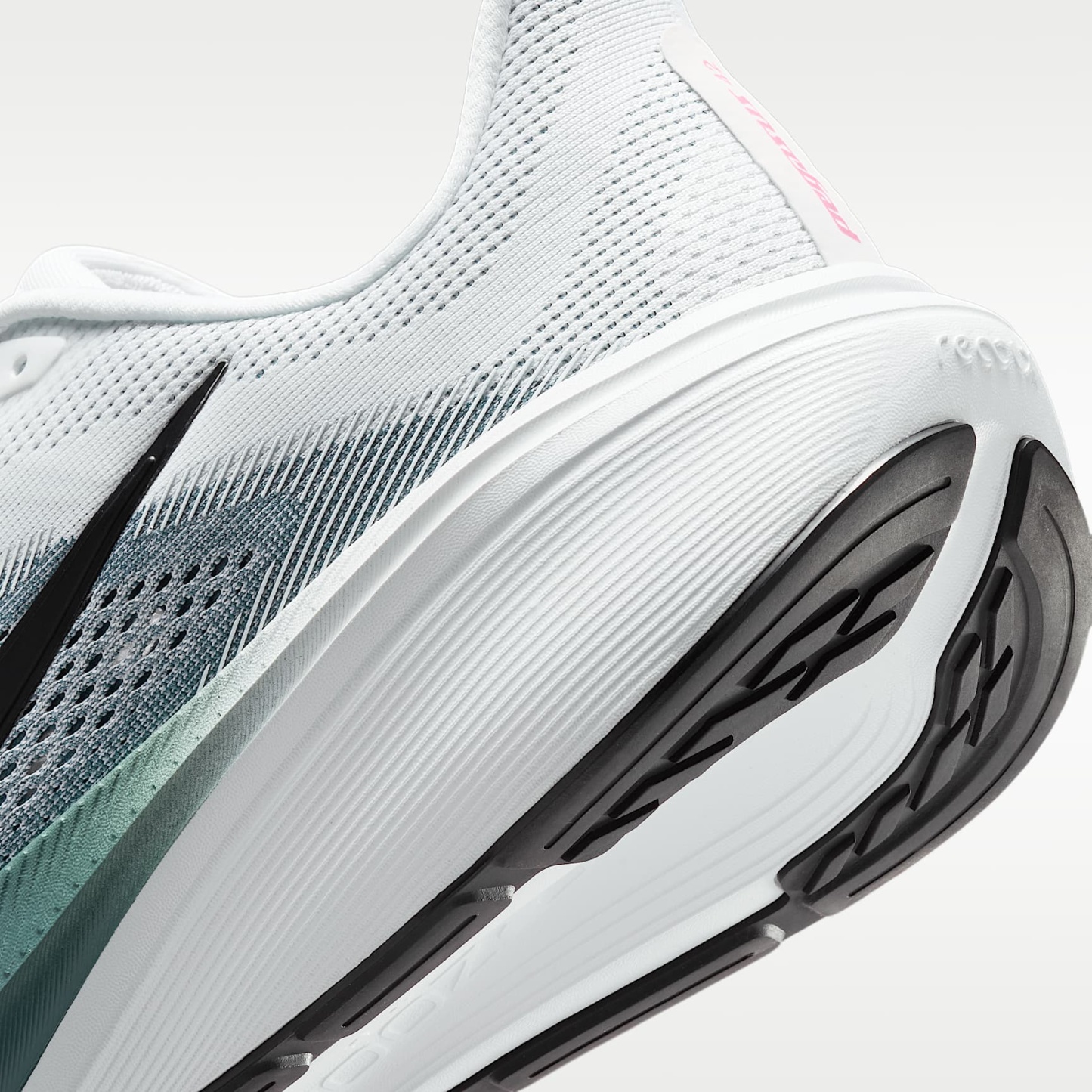 Nike Pegasus 42 Straßenlaufschuh (Herren) – Weiß/Mineral Slate/Hyper Pink/Schwarz