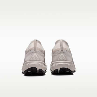 ACG Pegasus Trail GORE-TEX wasserdichter Traillaufschuh (Herren) – Cream II/Light Orewood Brown