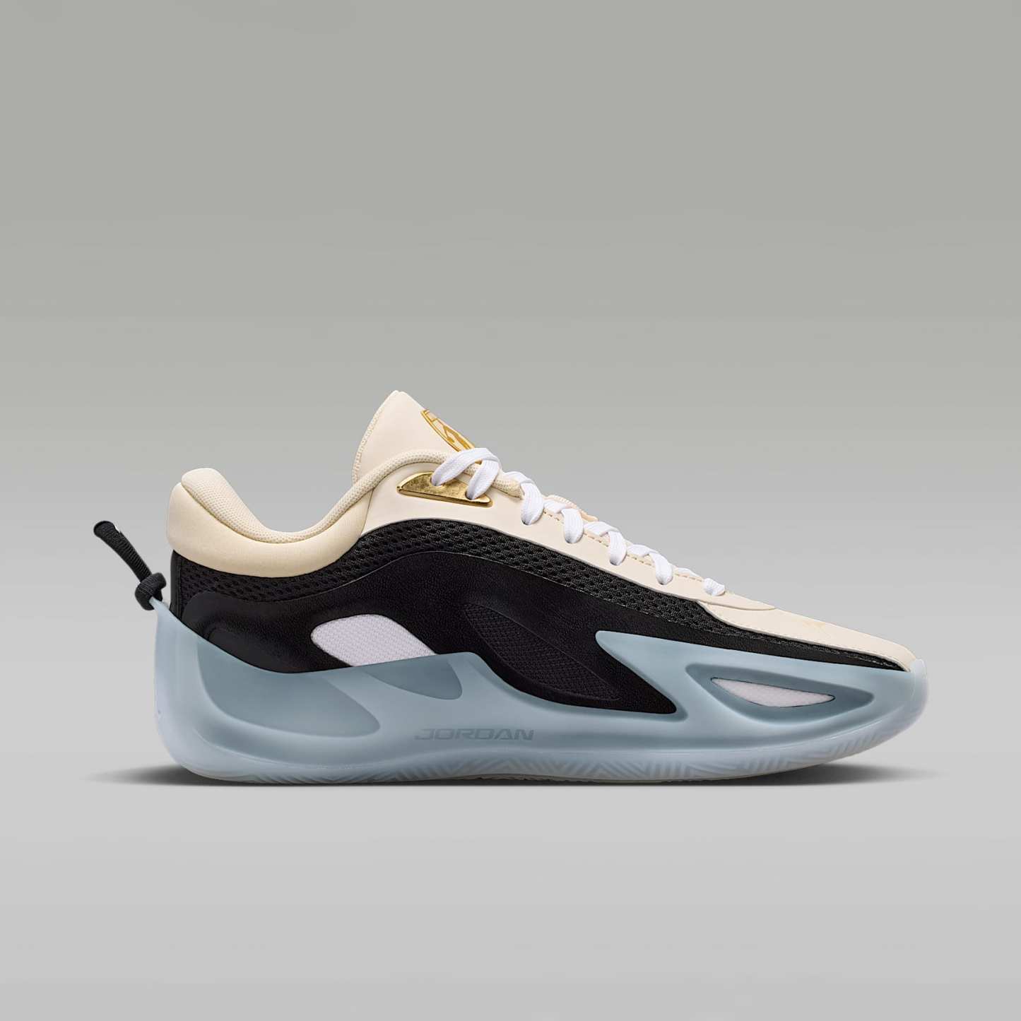 Jordan Heir Series 2 "Precious Medals" Basketballschuh – Pearl White/Schwarz/Metallic Gold/Weiß