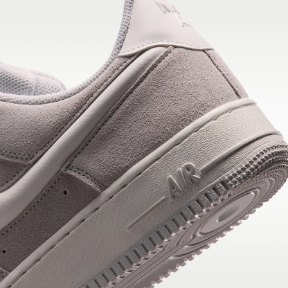Nike Air Force 1 '07 LV8 Schuh (Herren) – Vast Grey/Sail