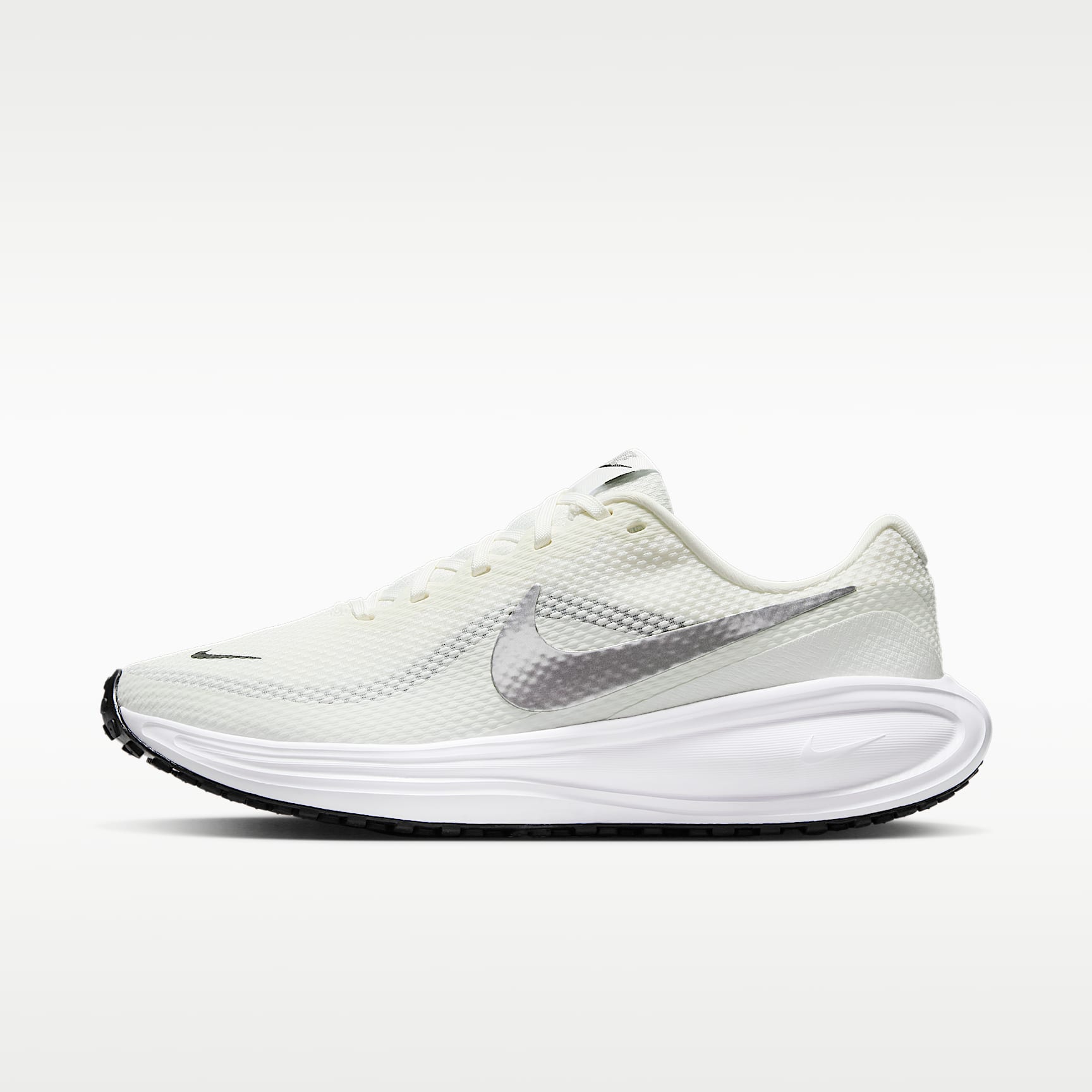 Nike Revolution 8 Straßenlaufschuh (Damen) – Sail/Weiß/Schwarz/Metallic Silver