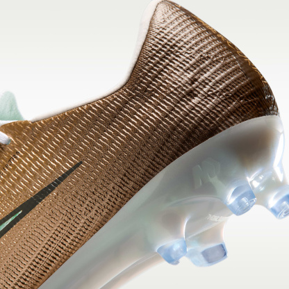Nike Mercurial Superfly 11 Elite „Kylian Mbappé“ Low-Top-Fußballschuh für Kunstrasen – Metallic Gold/Green Glow