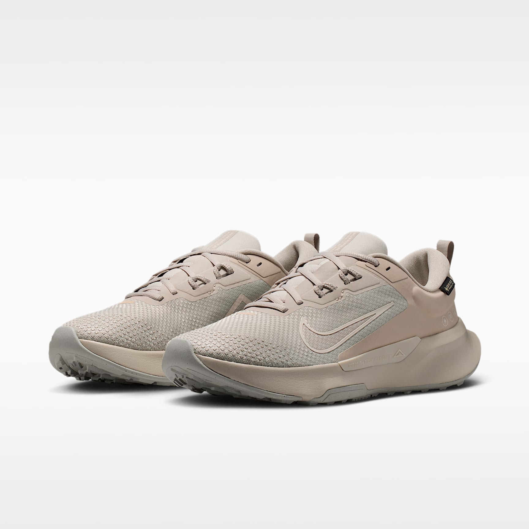 Nike Juniper Trail 2 GORE-TEX wasserdichter Traillaufschuh für Herren – Cream II/Light Orewood Brown