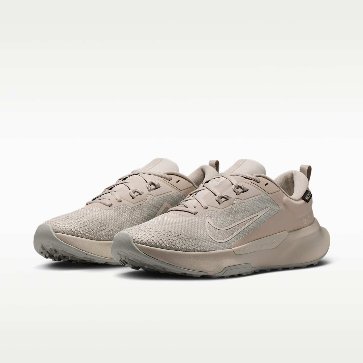 Nike Juniper Trail 2 GORE-TEX wasserdichter Traillaufschuh für Herren – Cream II/Light Orewood Brown