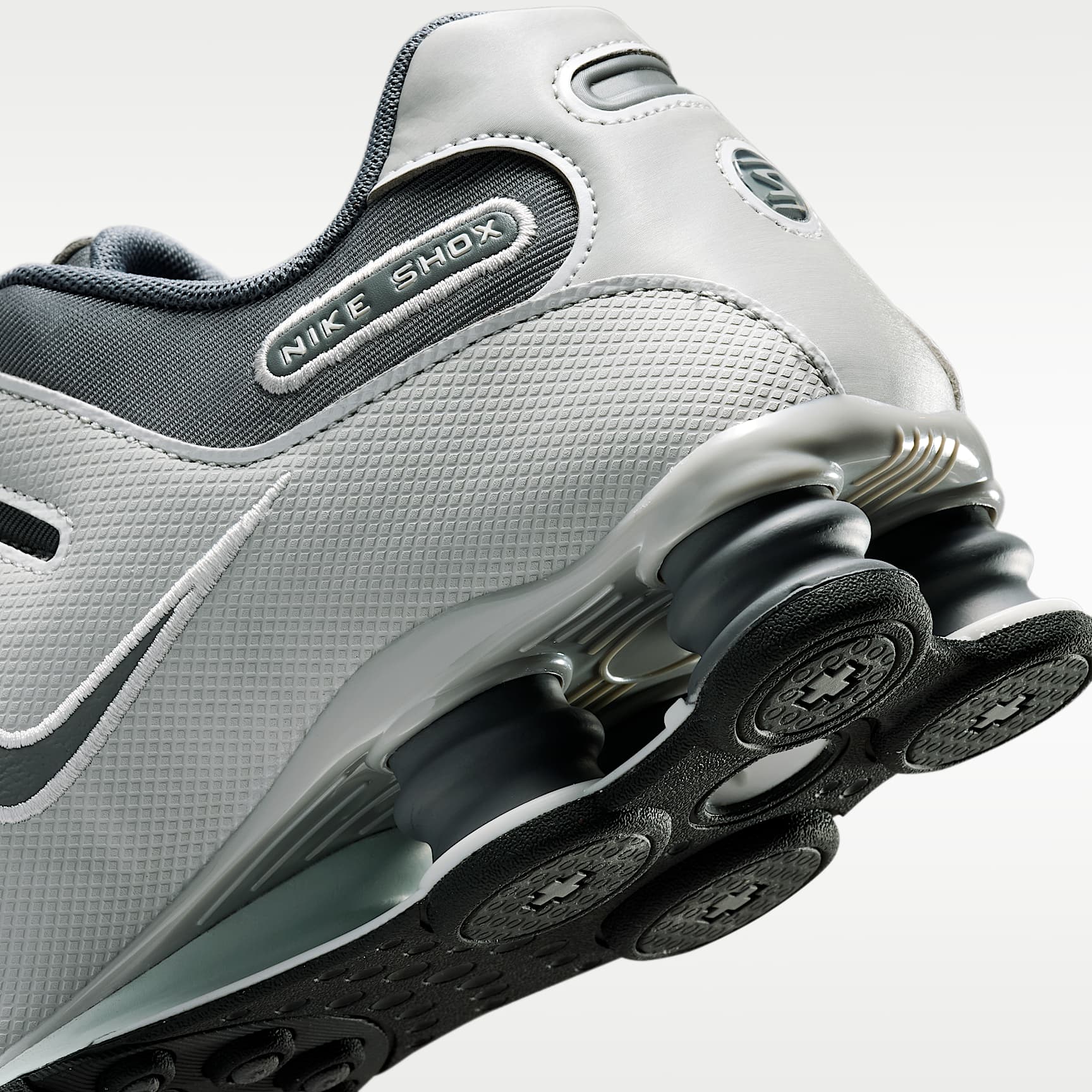Nike Shox NZ Schuhe (Herren) – Smoke Grey/Grey Fog/Off White/Smoke Grey