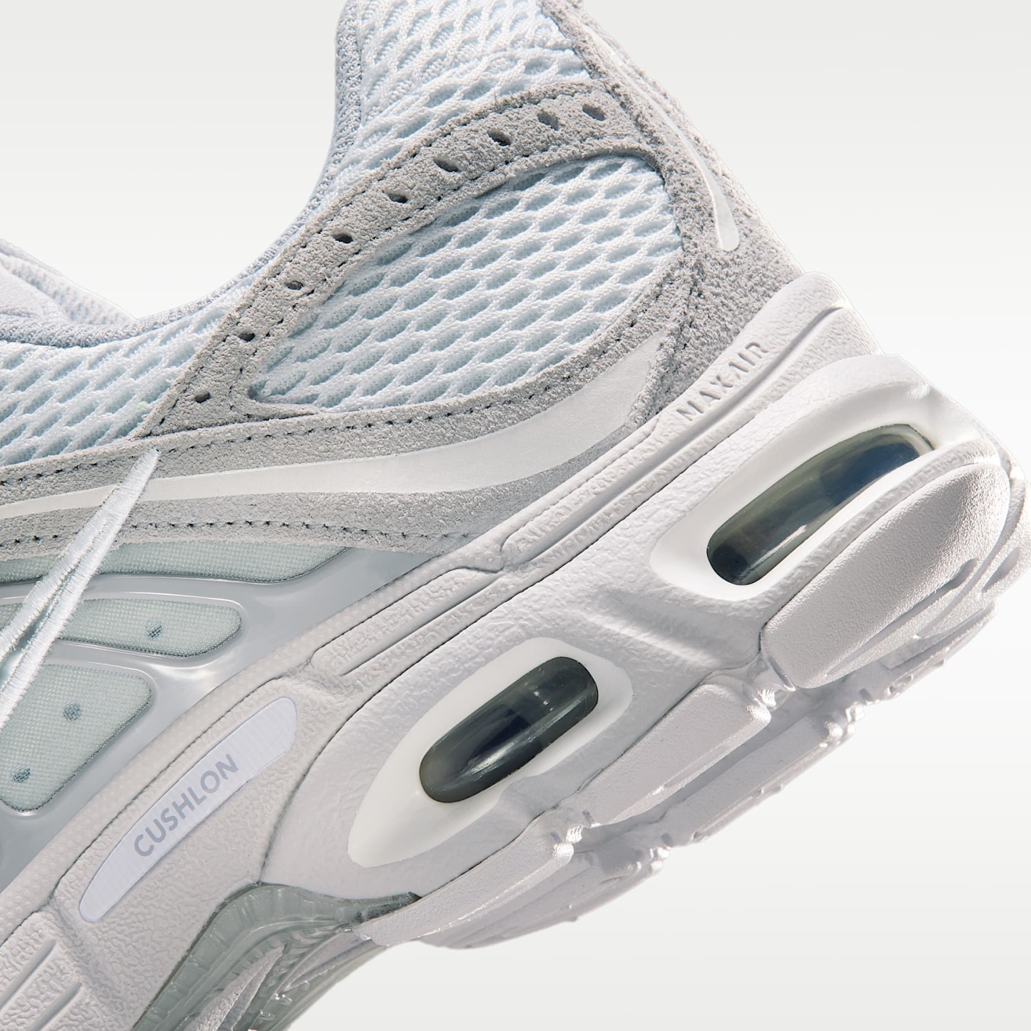 Nike Air Max Moto 2K SE Schuh (Damen) – Pure Platinum/Weiß/Wolf Grey