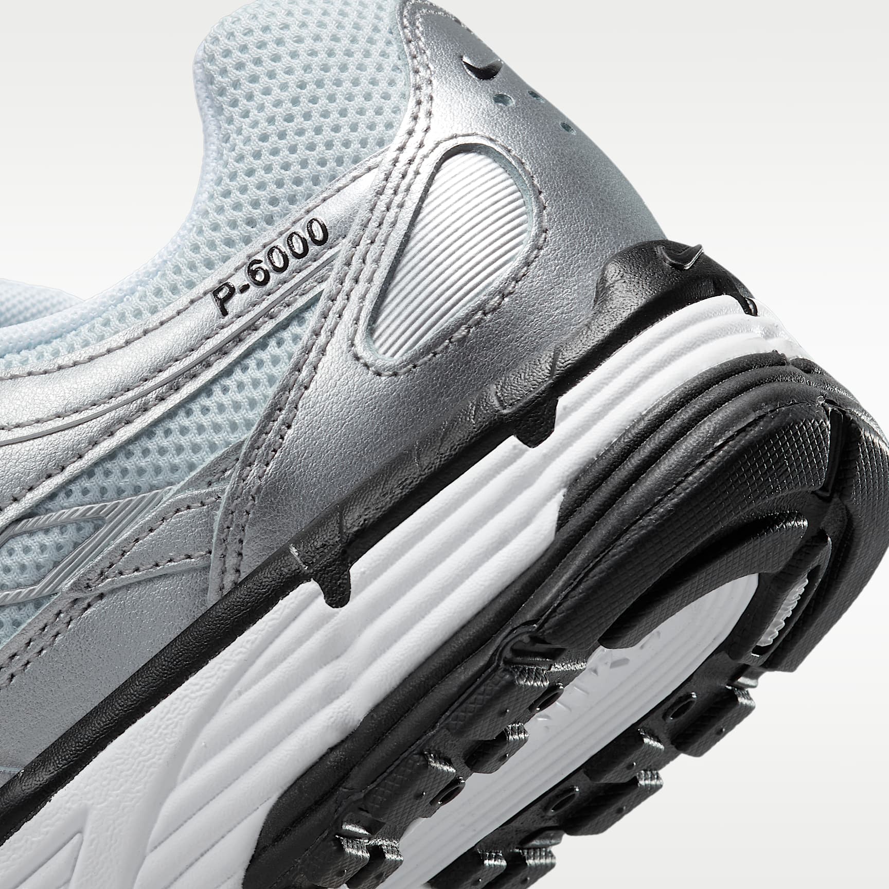 Nike P-6000 Schuh – Weiß/Metallic Silver/Pure Platinum/Schwarz
