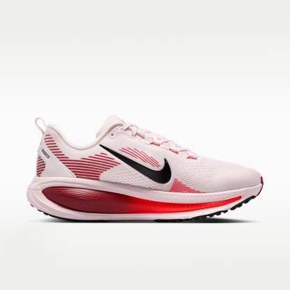 Nike Vomero 18 Straßenlaufschuh (Damen) – Pearl Pink/Team Crimson/Bright Crimson/Schwarz