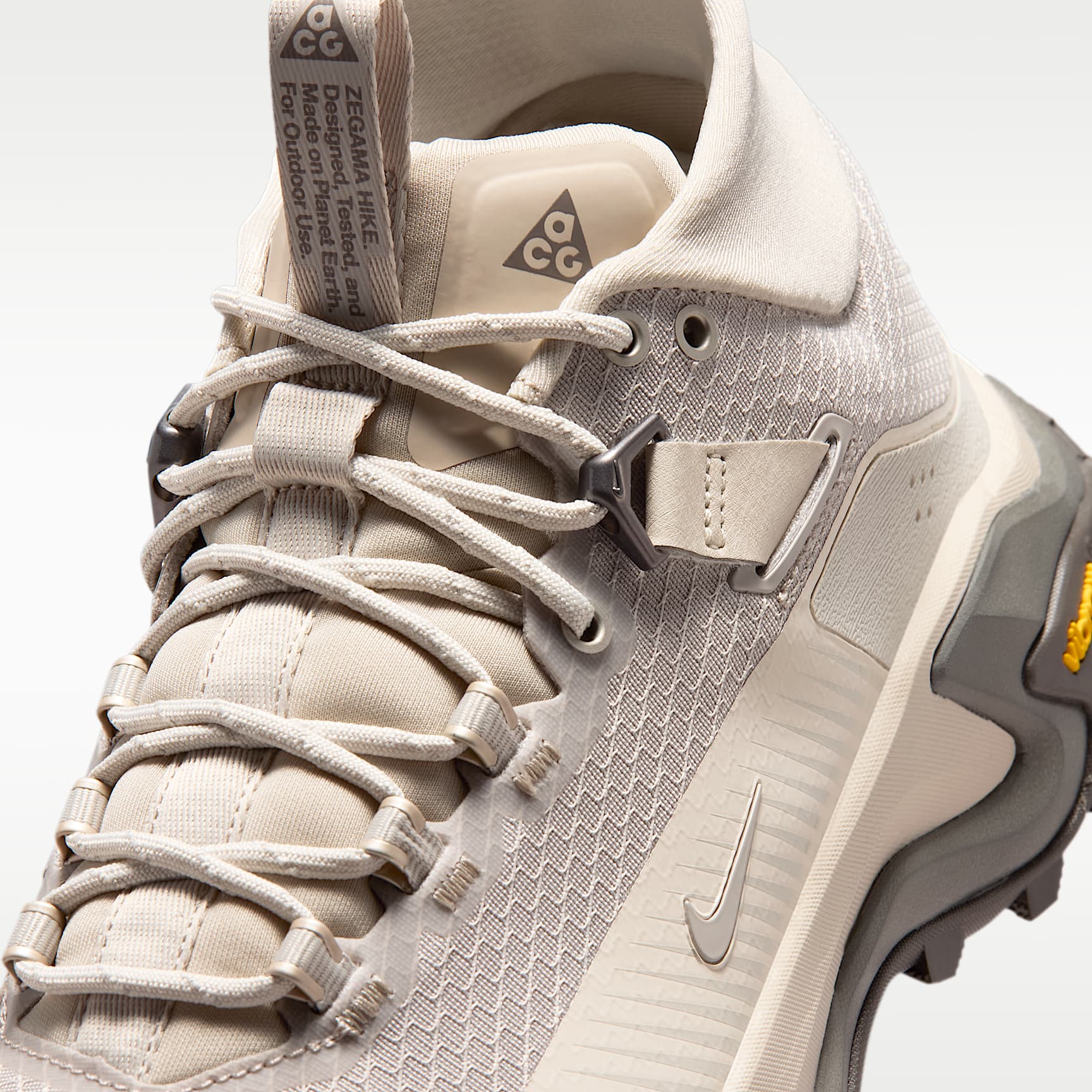 ACG Zegama Hike Wanderschuh (Damen) – Cream II/Light Orewood Brown/Cave Stone/Cream II