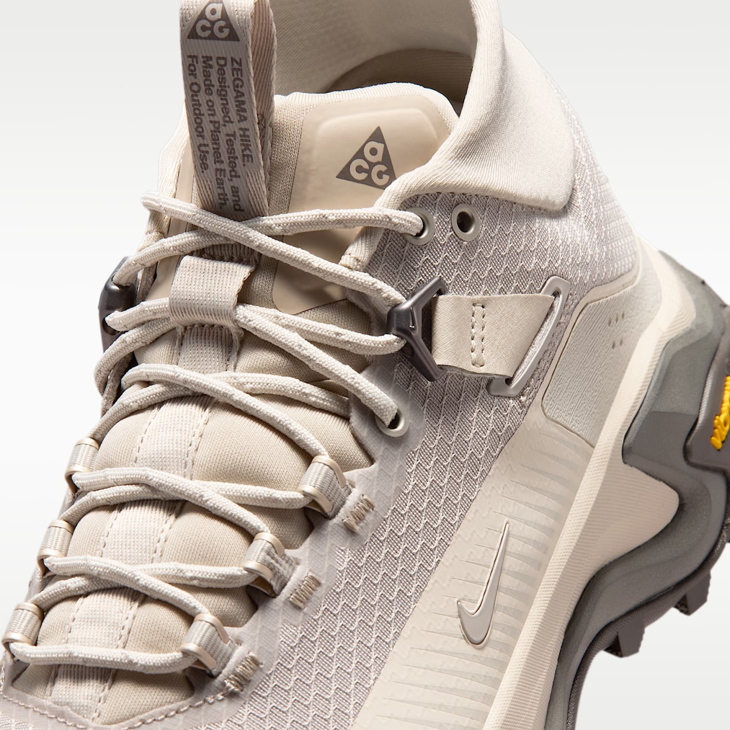 ACG Zegama Hike Wanderschuh (Damen) – Cream II/Light Orewood Brown/Cave Stone/Cream II