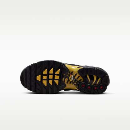 Nike Air Max Plus Schuh (Damen) – Schwarz/Weiß/Yellow Ochre