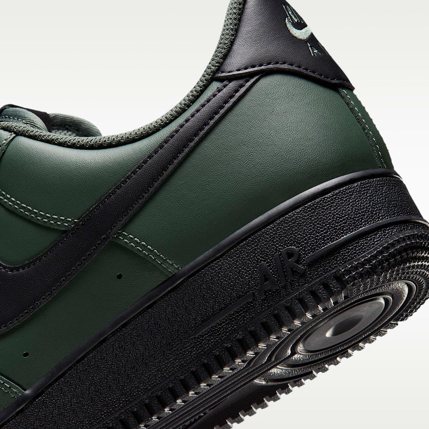 Nike Air Force 1 '07 Herrenschuh – Camo Green/Schwarz