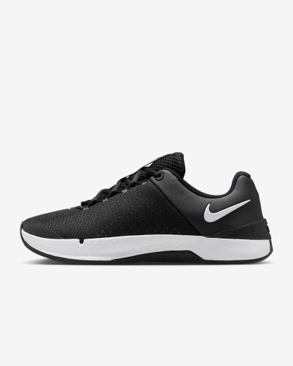 Nike MC Trainer 4 Trainingsschuh (Damen) – Schwarz/Weiß
