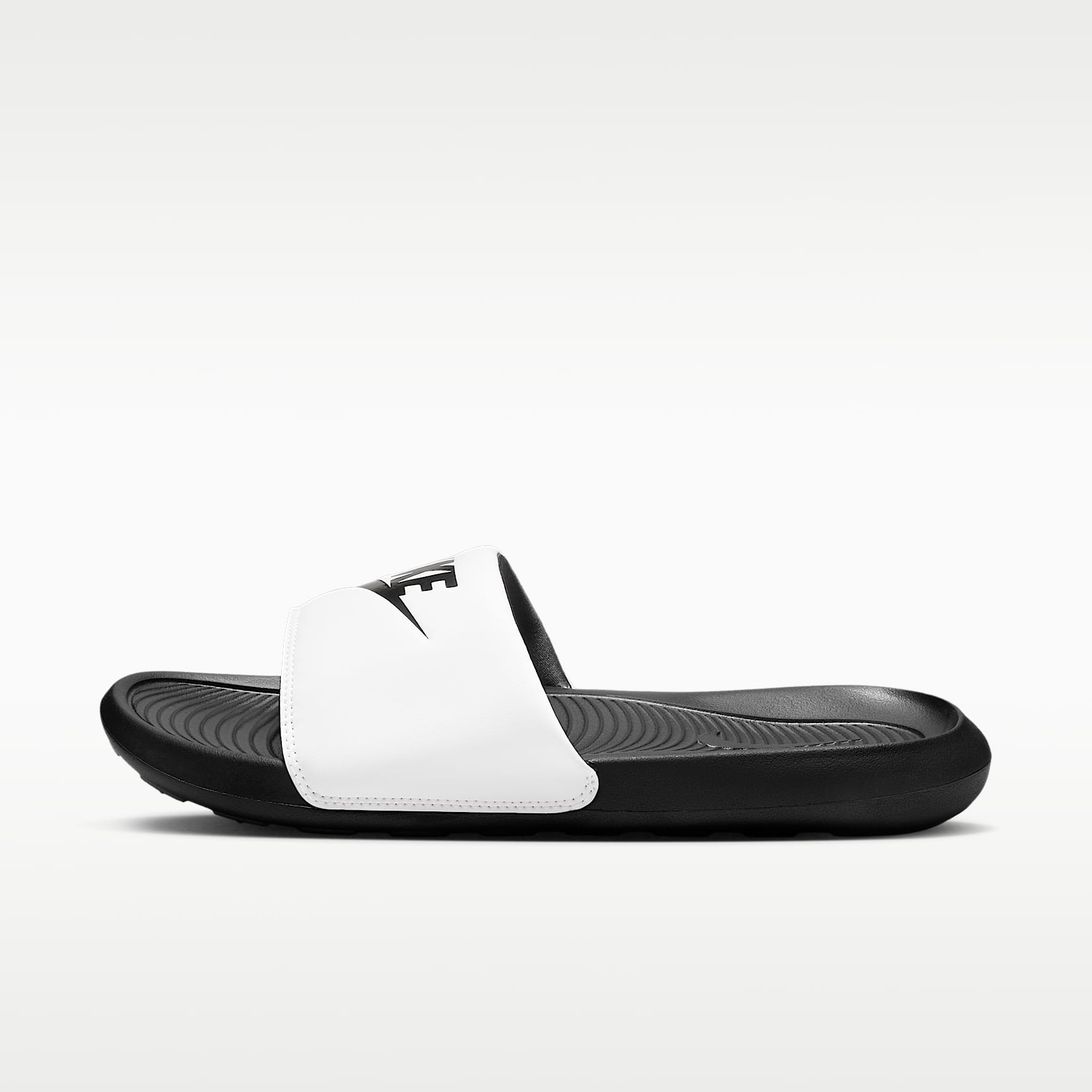 Nike Victori One Slides (Herren) – Schwarz/Weiß/Schwarz