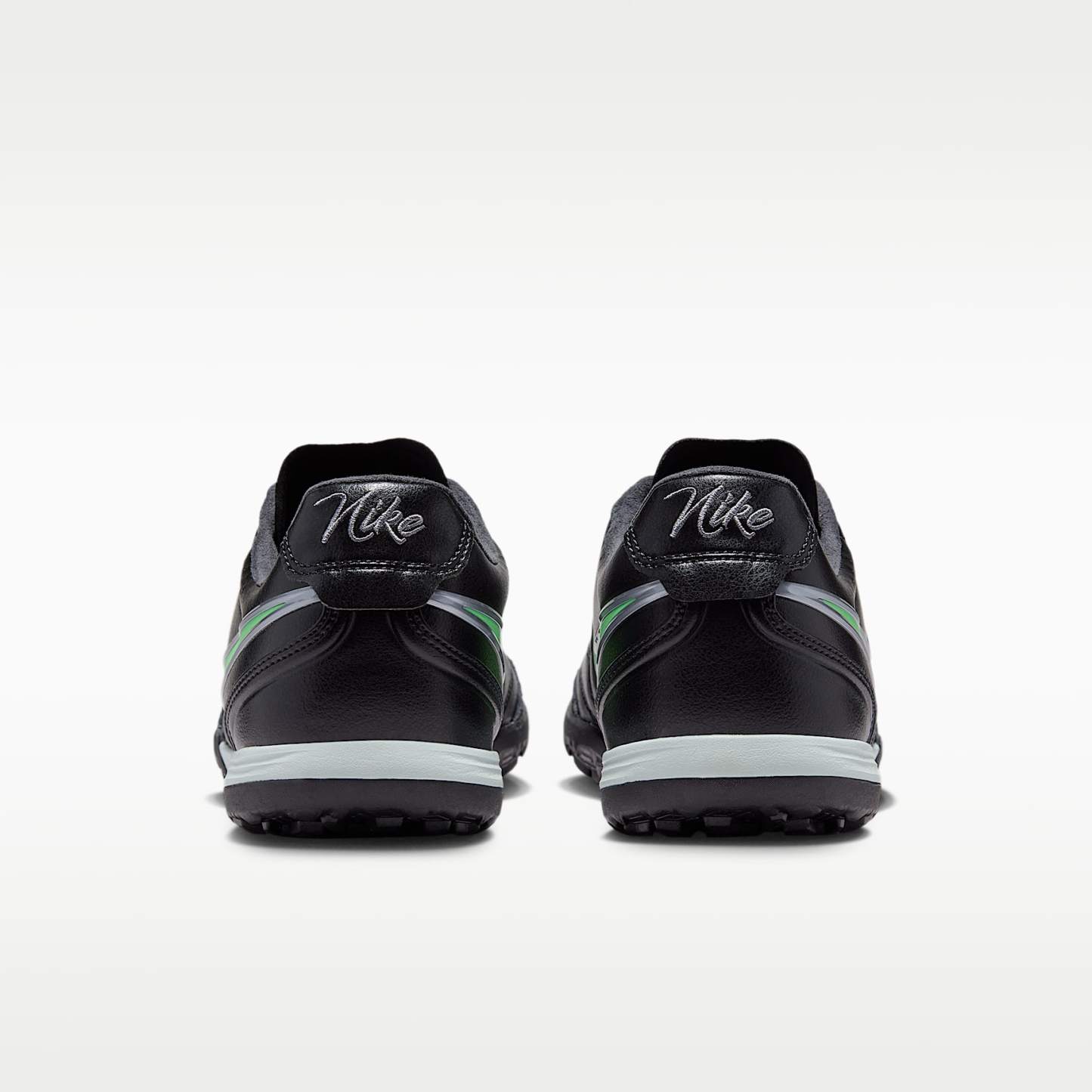 Nike Tiempo Ligera Pro Low-Top-Fußballschuh für Turf – Schwarz/Schwarz/Illusion Green