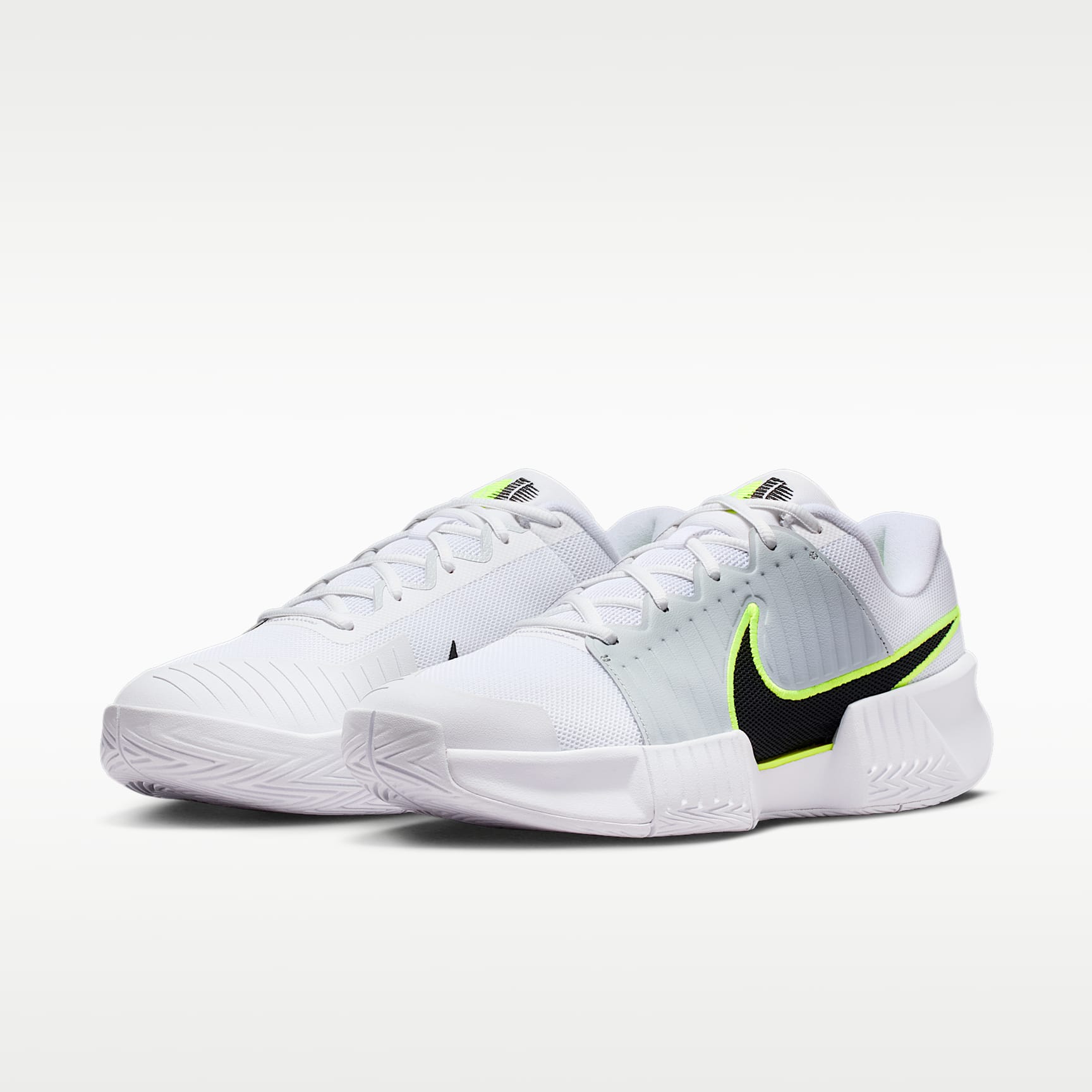 Nike GP Challenge Pro Herren-Tennisschuh für Hartplätze – Weiß/Pure Platinum/Volt/Schwarz
