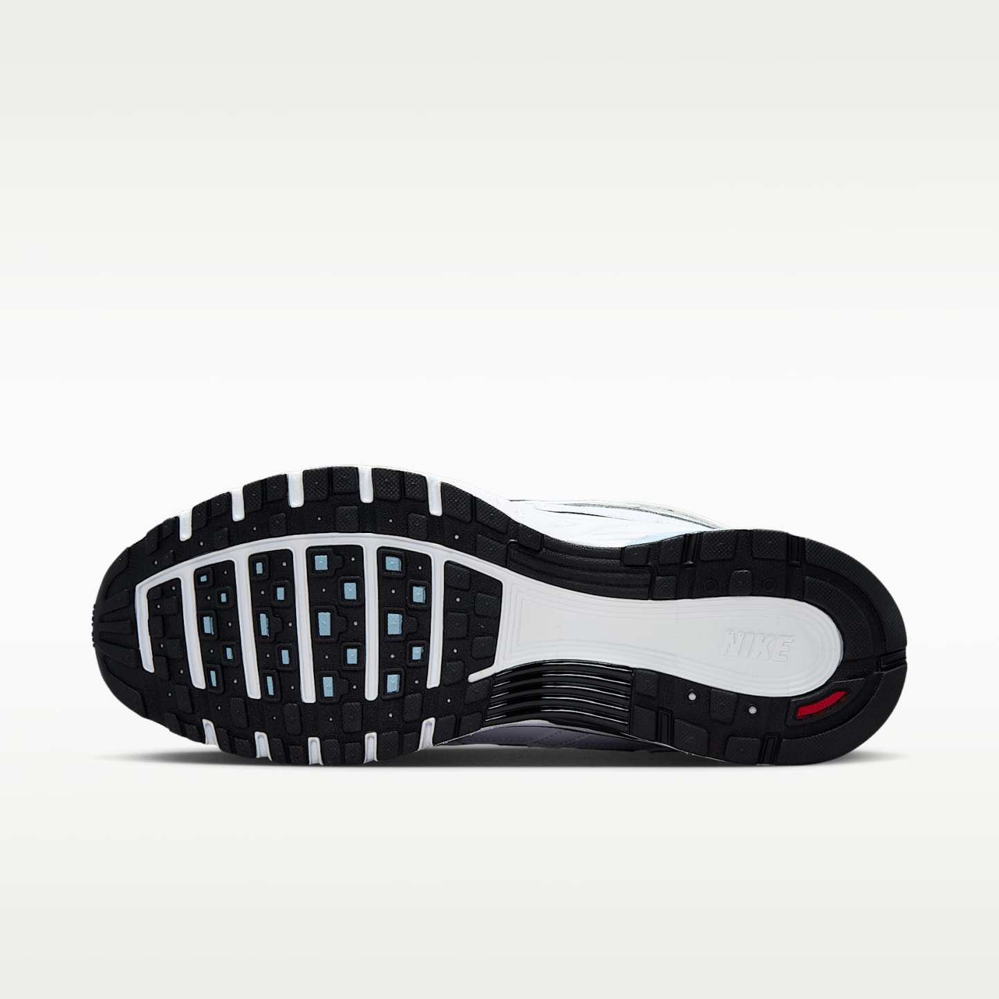 Nike P-6000 Schuh (Herren) – Weiß/Light Armory Blue/Metallic Silver/Schwarz