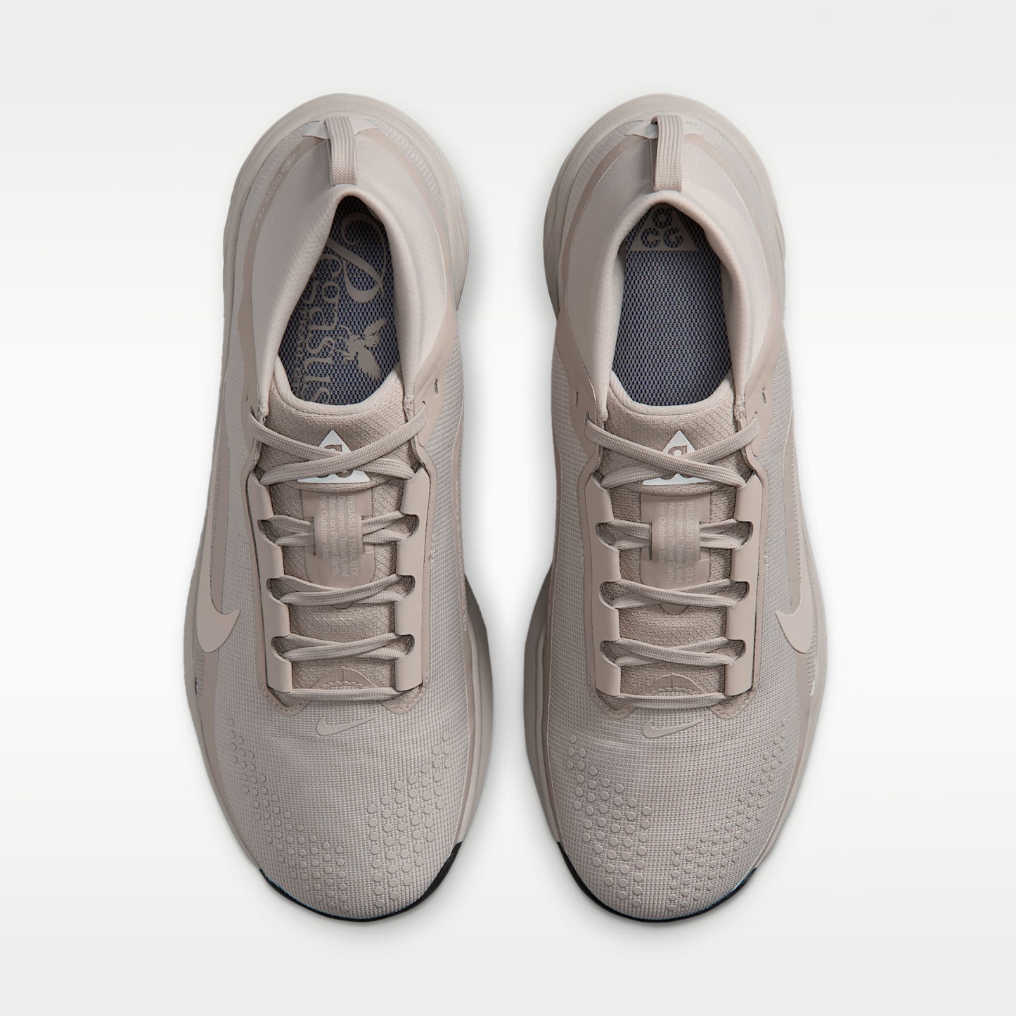 ACG Pegasus Trail GORE-TEX wasserdichter Traillaufschuh (Herren) – Cream II/Light Orewood Brown