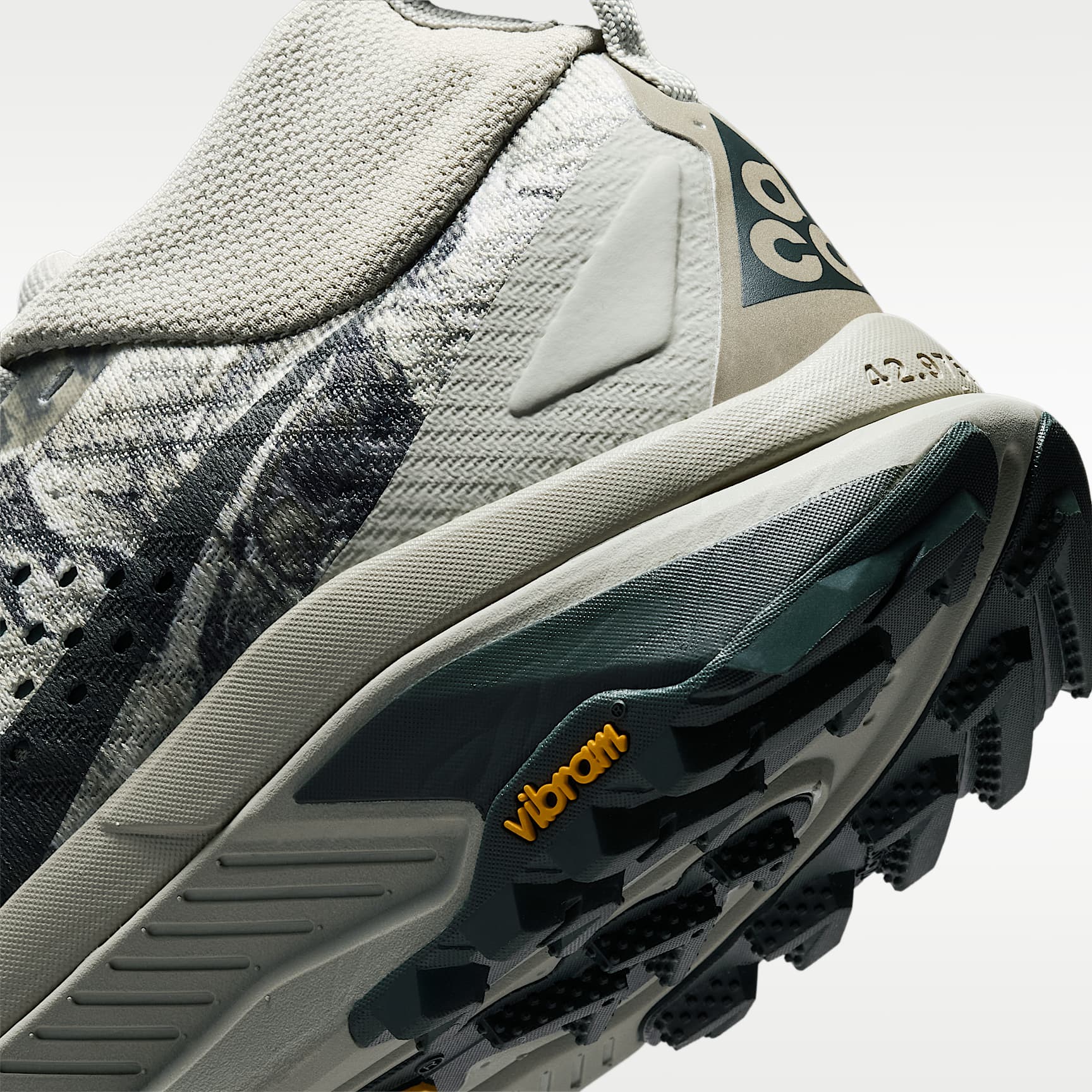 ACG Zegama Trail Traillaufschuh (Damen) – Spruce Fog/Sea Glass/Schwarz/Black Spruce