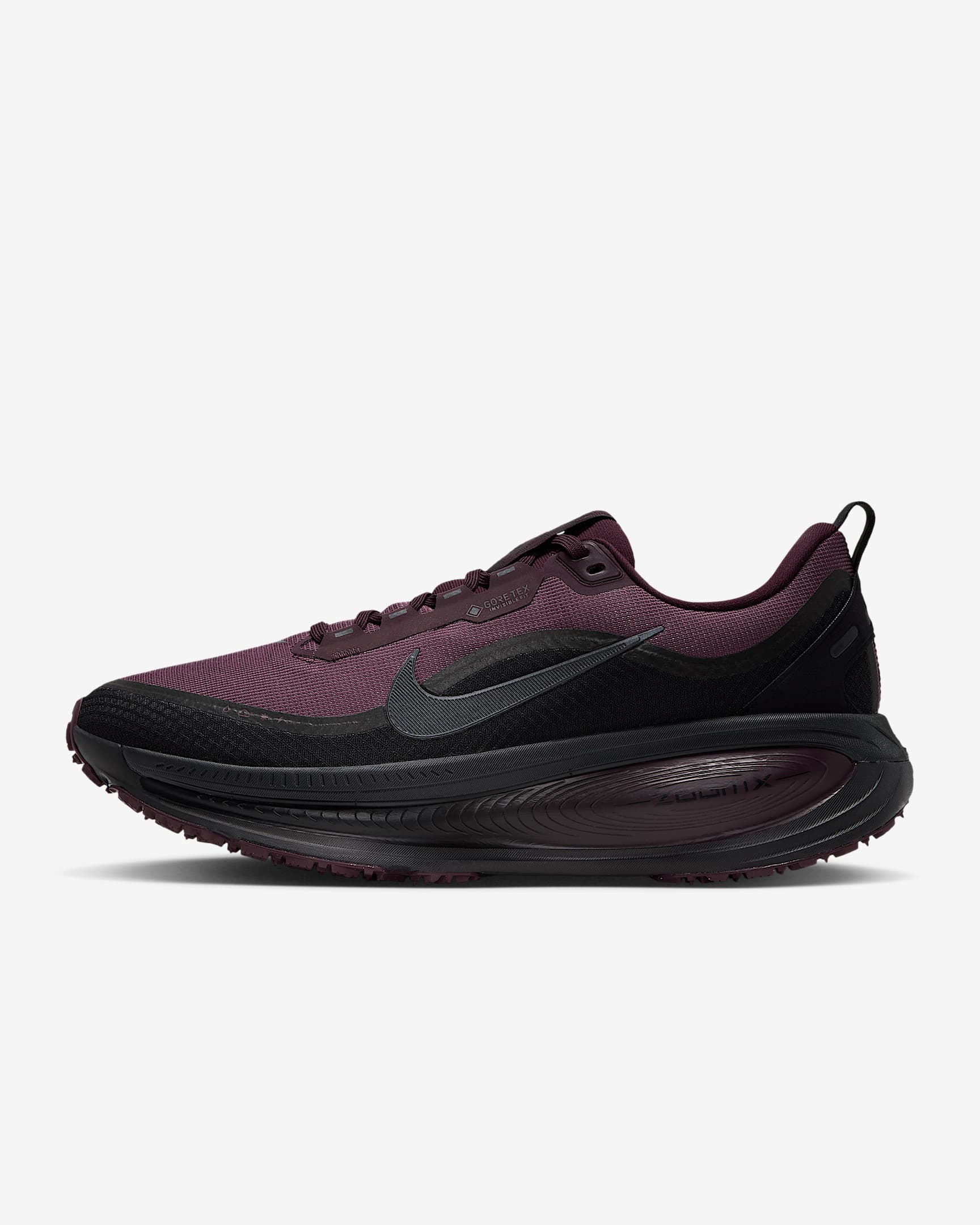 Nike Vomero 18 GORE-TEX wasserdichter Straßenlaufschuh mit reflektierenden Akzenten (Herren) – Burgundy Crush/Burgundy Crush/Schwarz