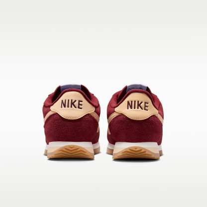 Nike Cortez Schuh (Damen) – Team Red/Sail/Gum Light Brown/Ice Peach