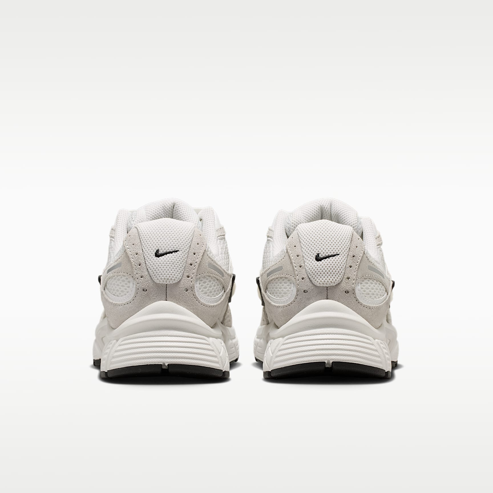 Nike V5 RNR Suede Schuh (Damen) – Summit White/Photon Dust/Summit White