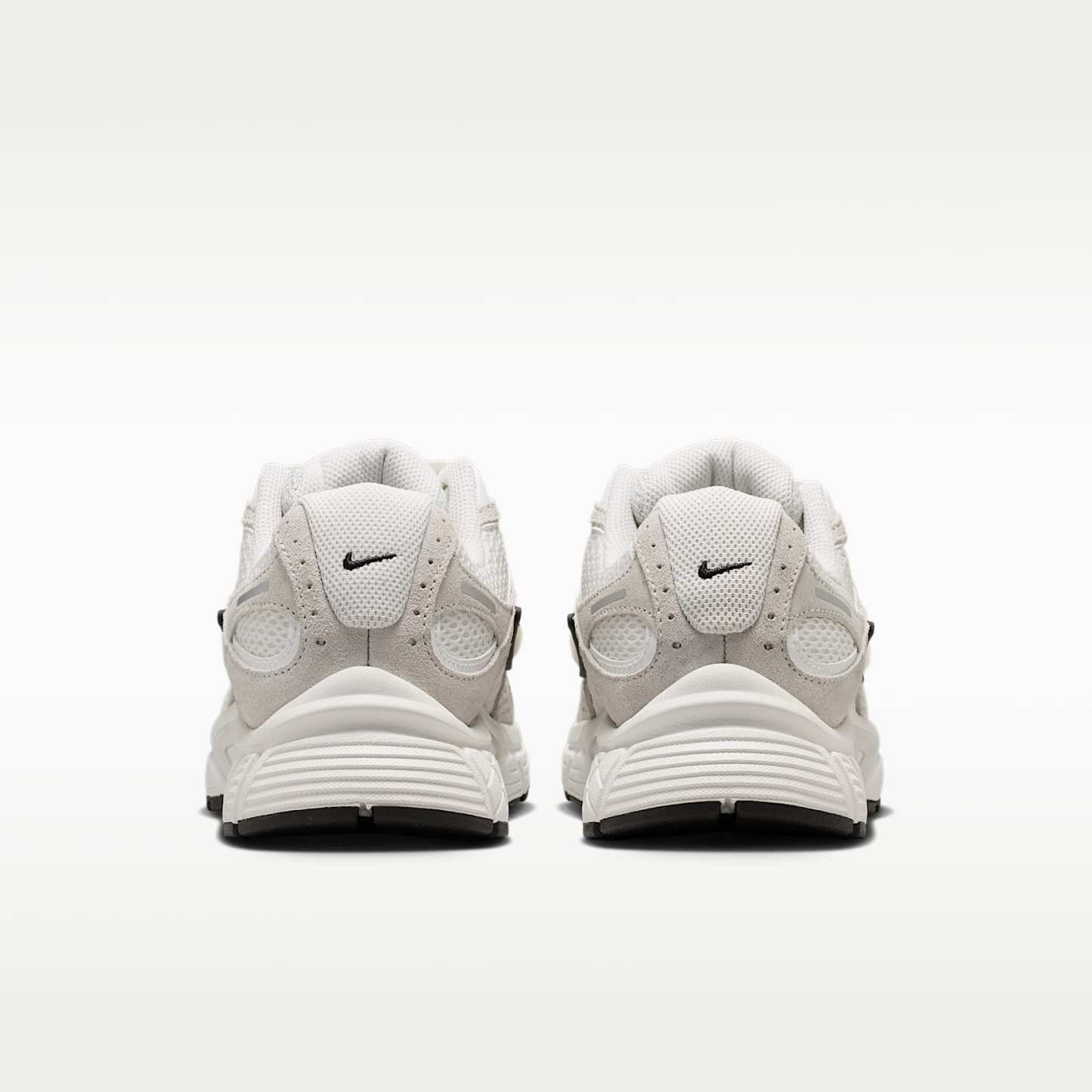 Nike V5 RNR Suede Schuh (Damen) – Summit White/Photon Dust/Summit White