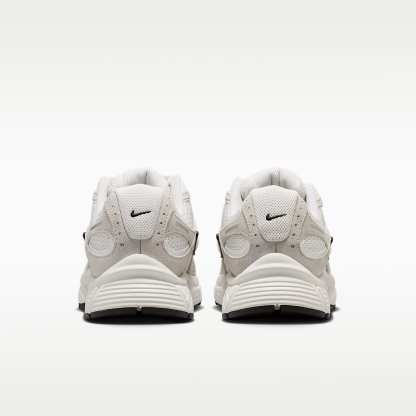 Nike V5 RNR Suede Schuh (Damen) – Summit White/Photon Dust/Summit White
