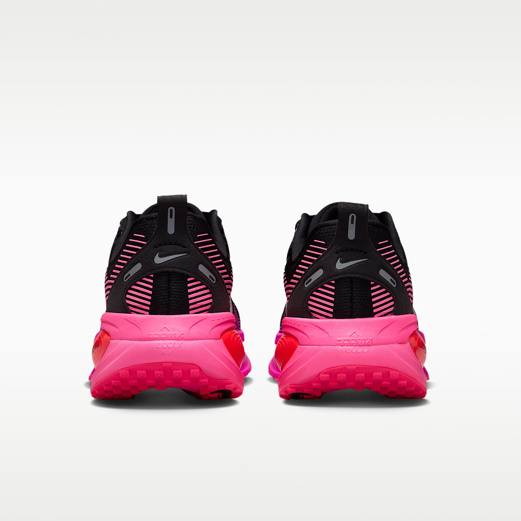 Nike Vomero 18 Straßenlaufschuh (Damen) – Schwarz/Hyper Pink/Laser Crimson/Schwarz