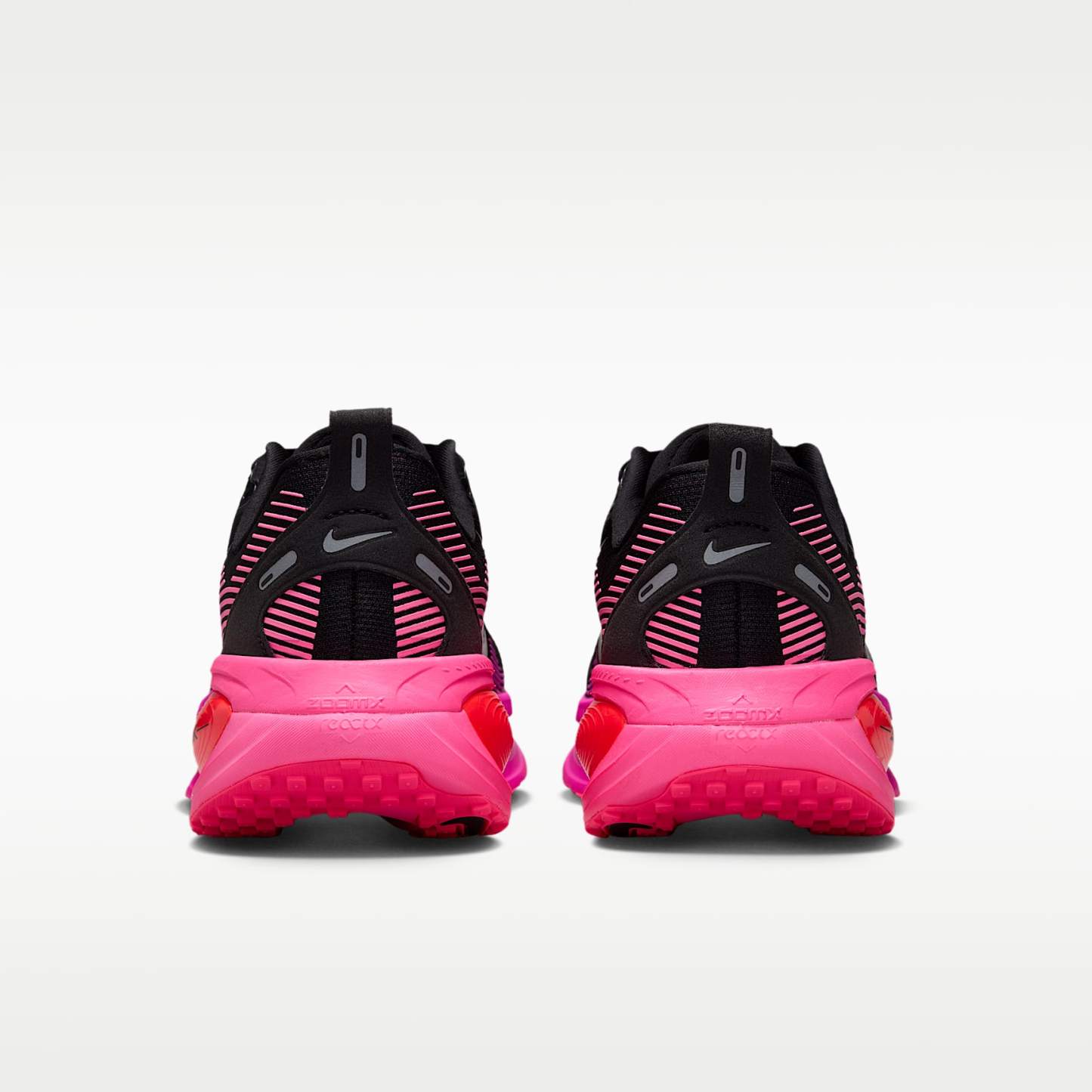Nike Vomero 18 Straßenlaufschuh (Damen) – Schwarz/Hyper Pink/Laser Crimson/Schwarz