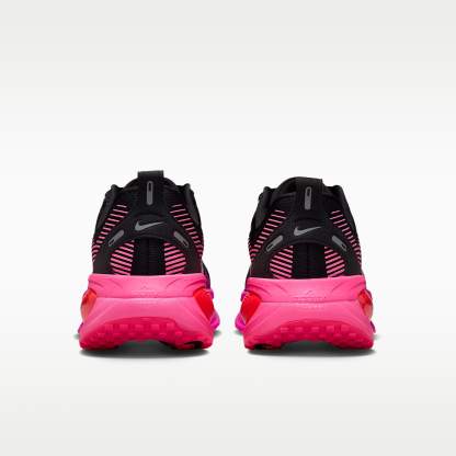 Nike Vomero 18 Straßenlaufschuh (Damen) – Schwarz/Hyper Pink/Laser Crimson/Schwarz