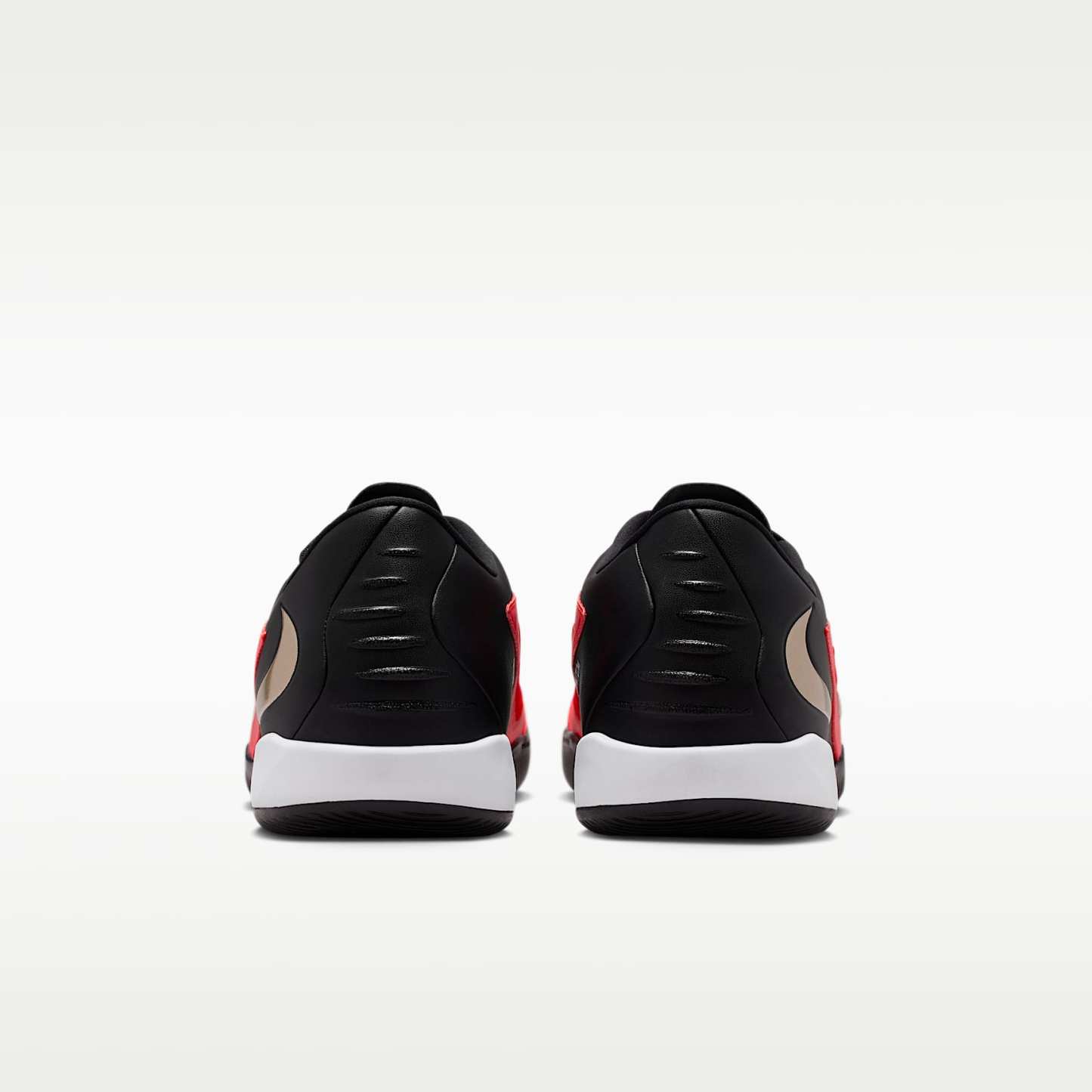 Nike Phantom 6 Low Academy Fußballschuh für Hallen- und Hartplätze – Bright Crimson/Schwarz/Blur
