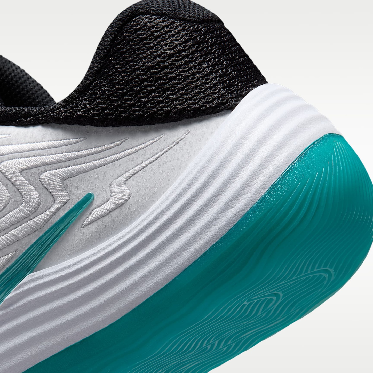 Nike Precision 8 Low Basketballschuh (Herren) – Schwarz/Weiß/Dusty Cactus/Dusty Cactus