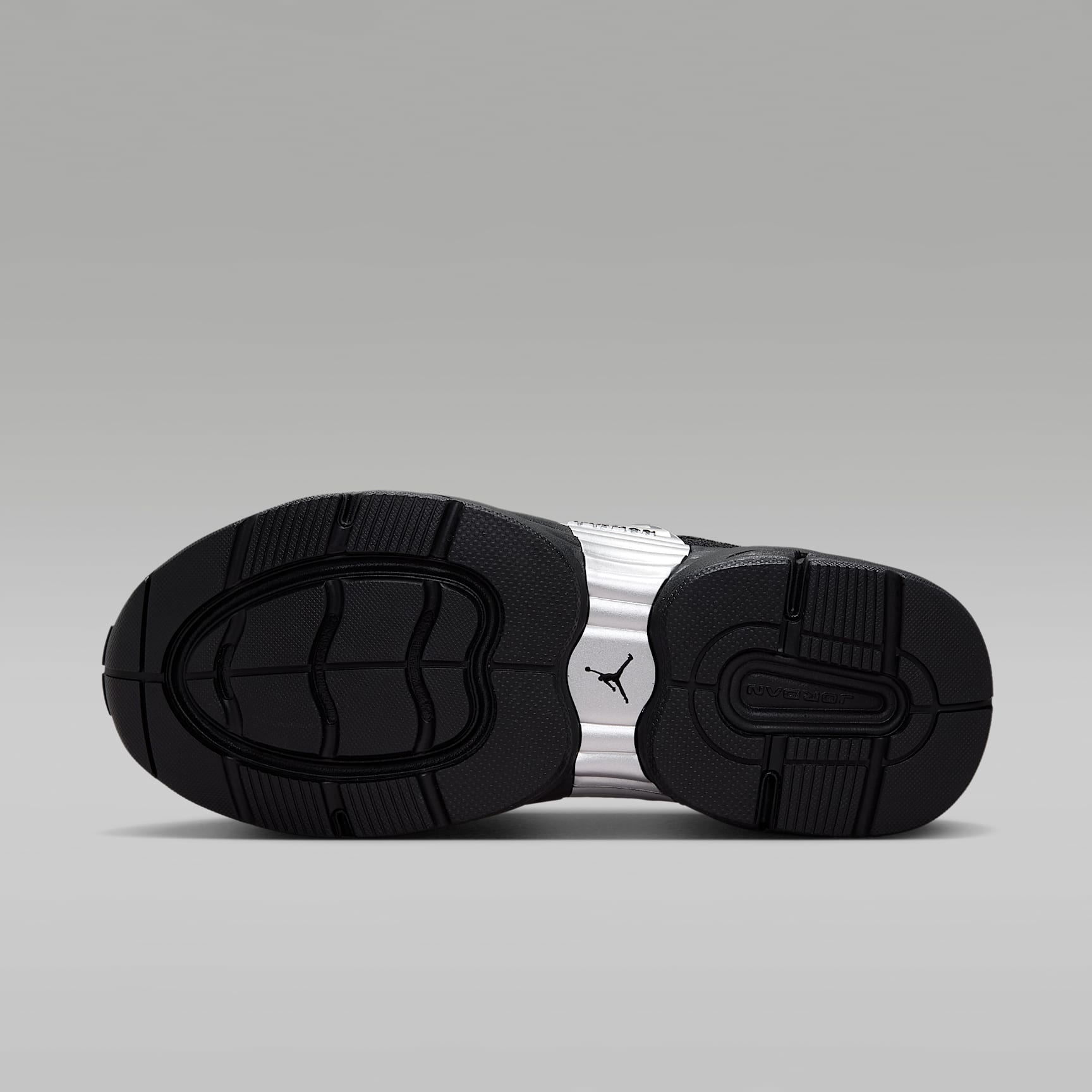 Jordan Trunner O/S Damenschuhe – Schwarz/Schwarz/Schwarz/Metallic Silver
