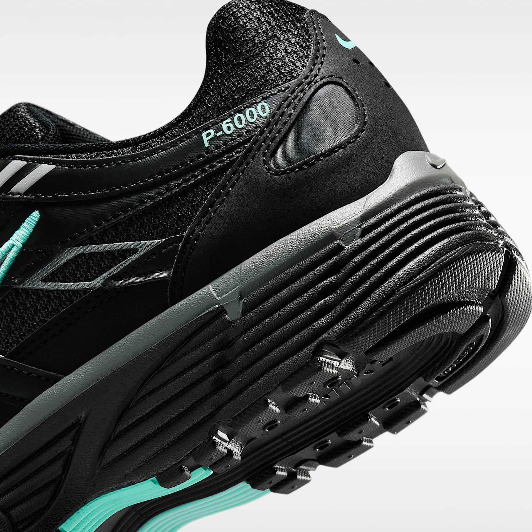 Nike P-6000 Schuh (Herren) – Schwarz/Hyper Turquoise/Cool Grey/Metallic Cool Grey