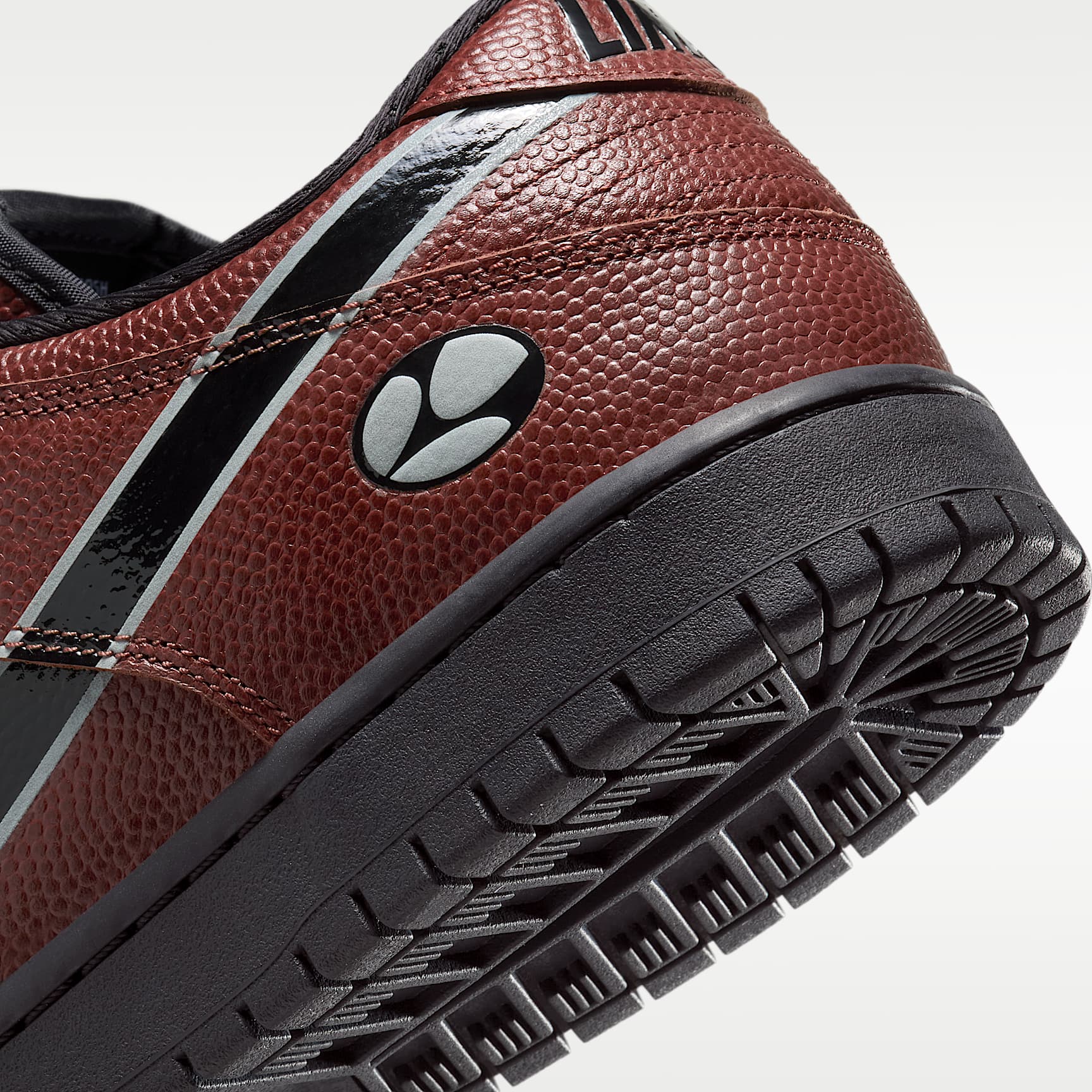 Nike SB Dunk Low Pro Skateboardschuh – Dark Pony/Silber/Weiß/Schwarz
