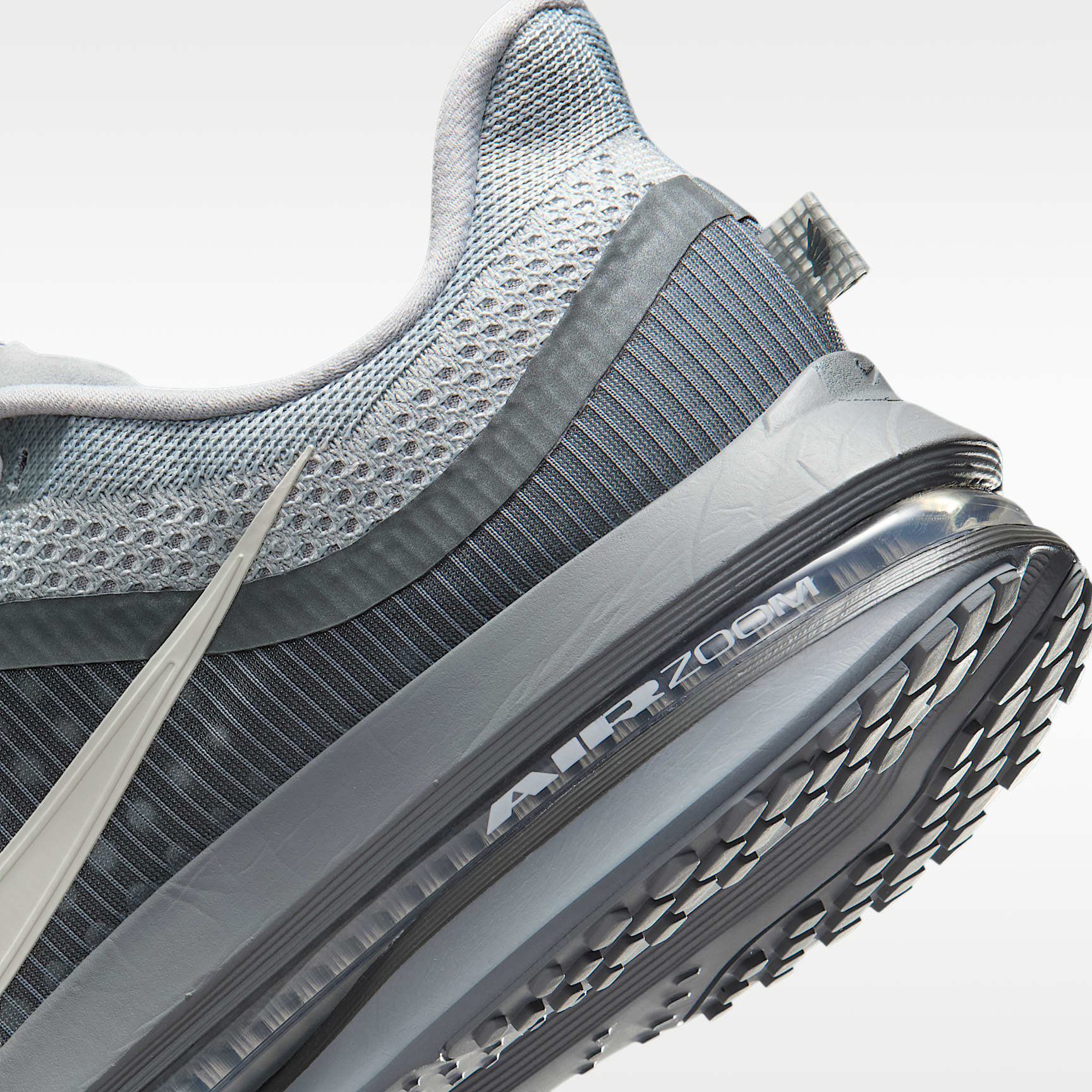Nike Pegasus Premium Straßenlaufschuh (Herren) – Wolf Grey/Cool Grey/Anthracite/Sail