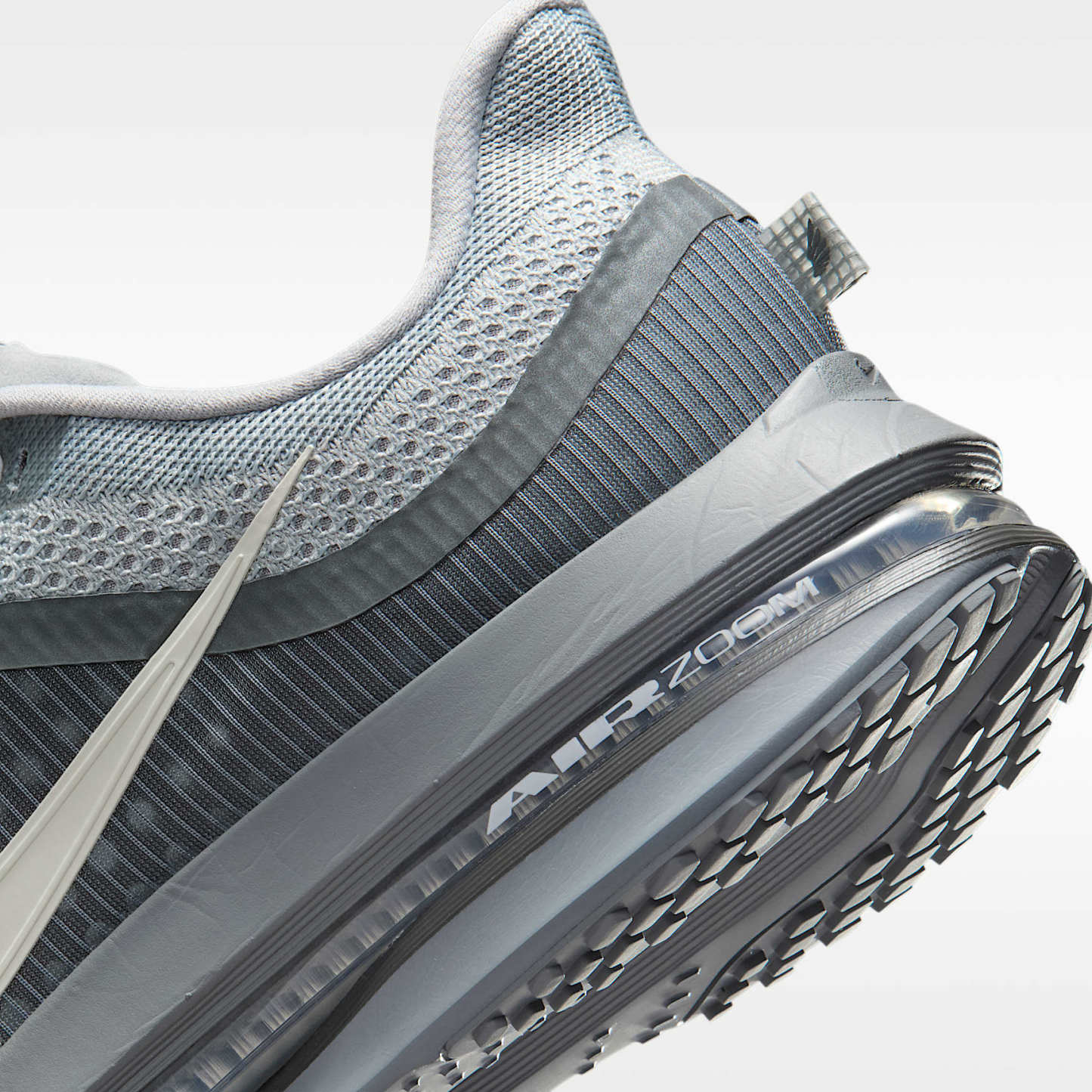 Nike Pegasus Premium Straßenlaufschuh (Herren) – Wolf Grey/Cool Grey/Anthracite/Sail