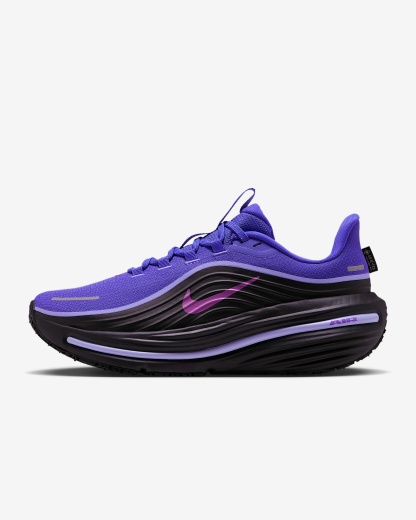 Nike Winflo 12 GORE-TEX wasserdichter Straßenlaufschuh (Damen) – Persian Violet/Purple Pulse/Schwarz/True Berry