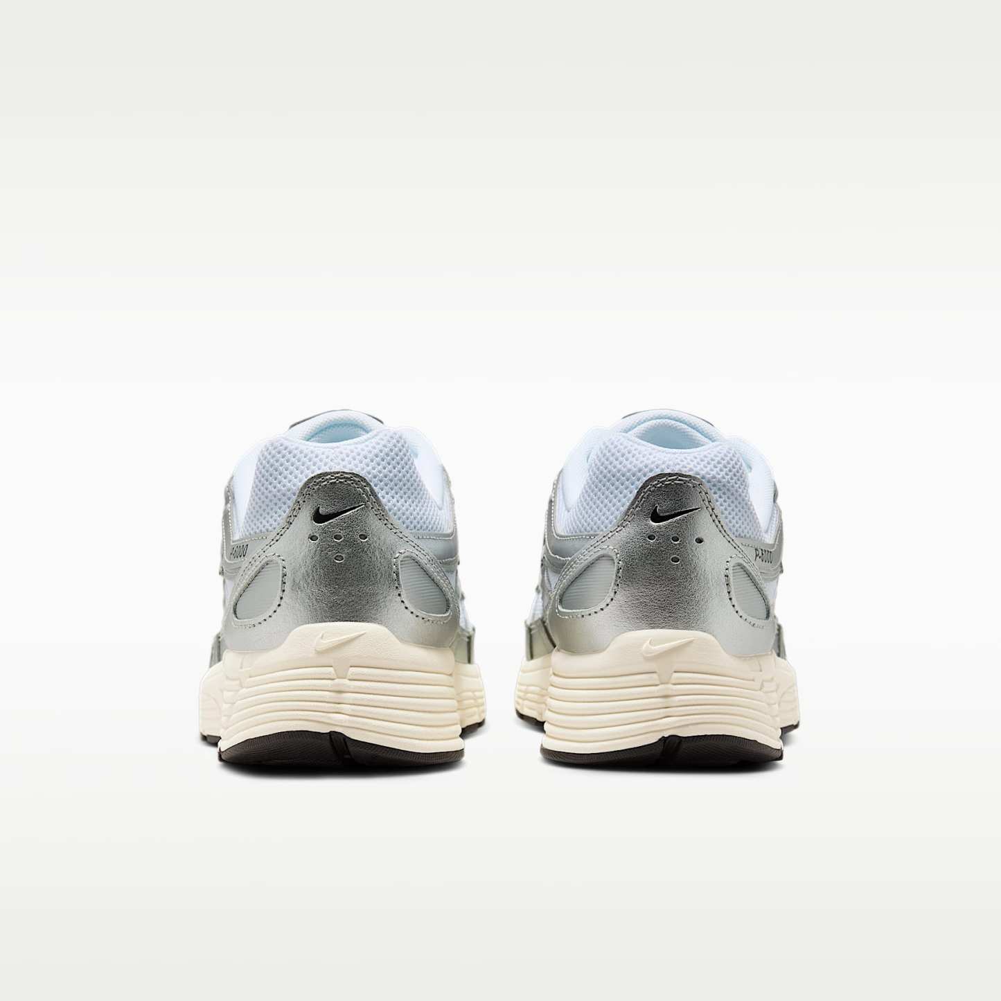 Nike P-6000 Schuh – Weiß/Metallic Silver/Flat Silver/Schwarz