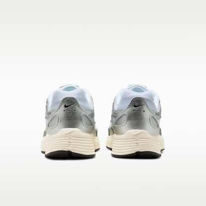 Nike P-6000 Schuh – Weiß/Metallic Silver/Flat Silver/Schwarz