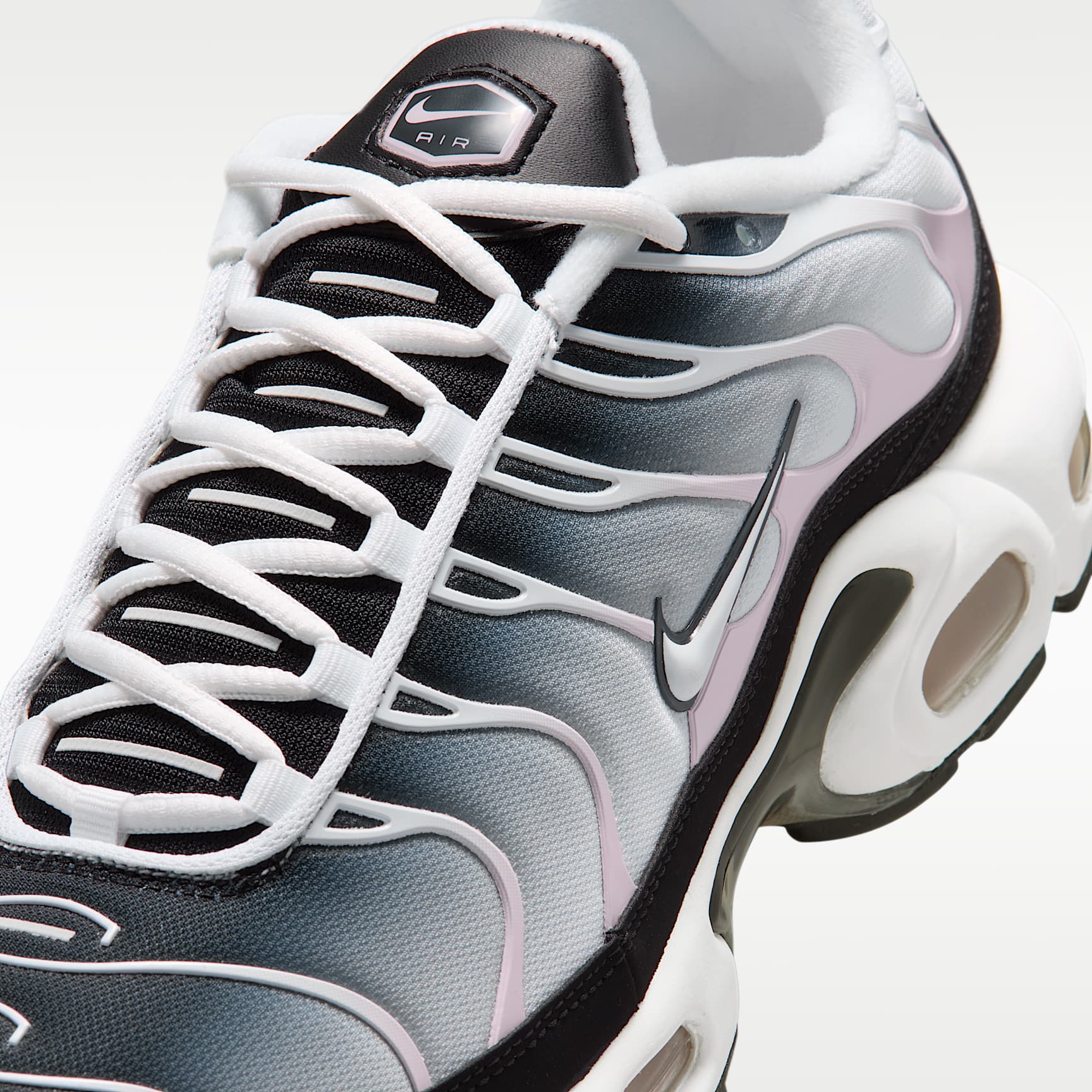 Nike Air Max Plus Schuh (Herren) – Schwarz/Anthracite/Pink Foam/Weiß
